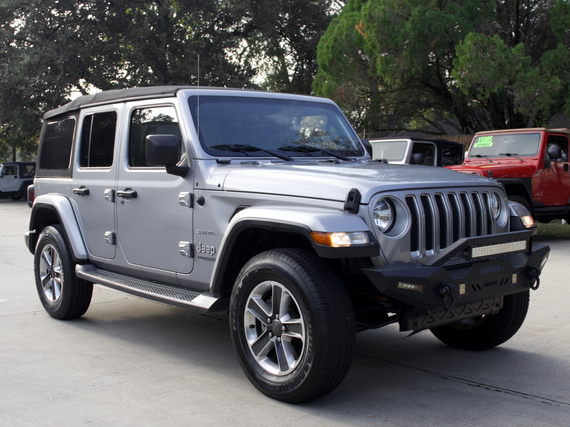 Used-2018-Jeep-Wrangler-Unlimited-Sahara