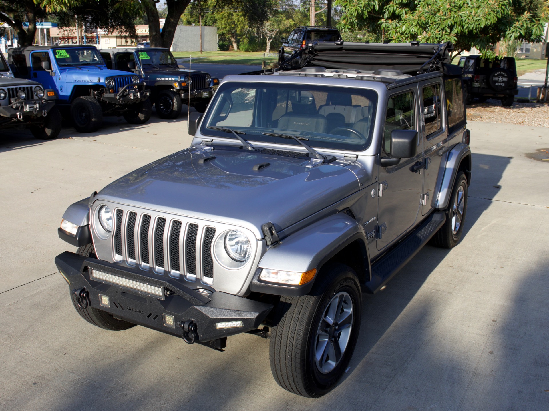 Used-2018-Jeep-Wrangler-Unlimited-Sahara