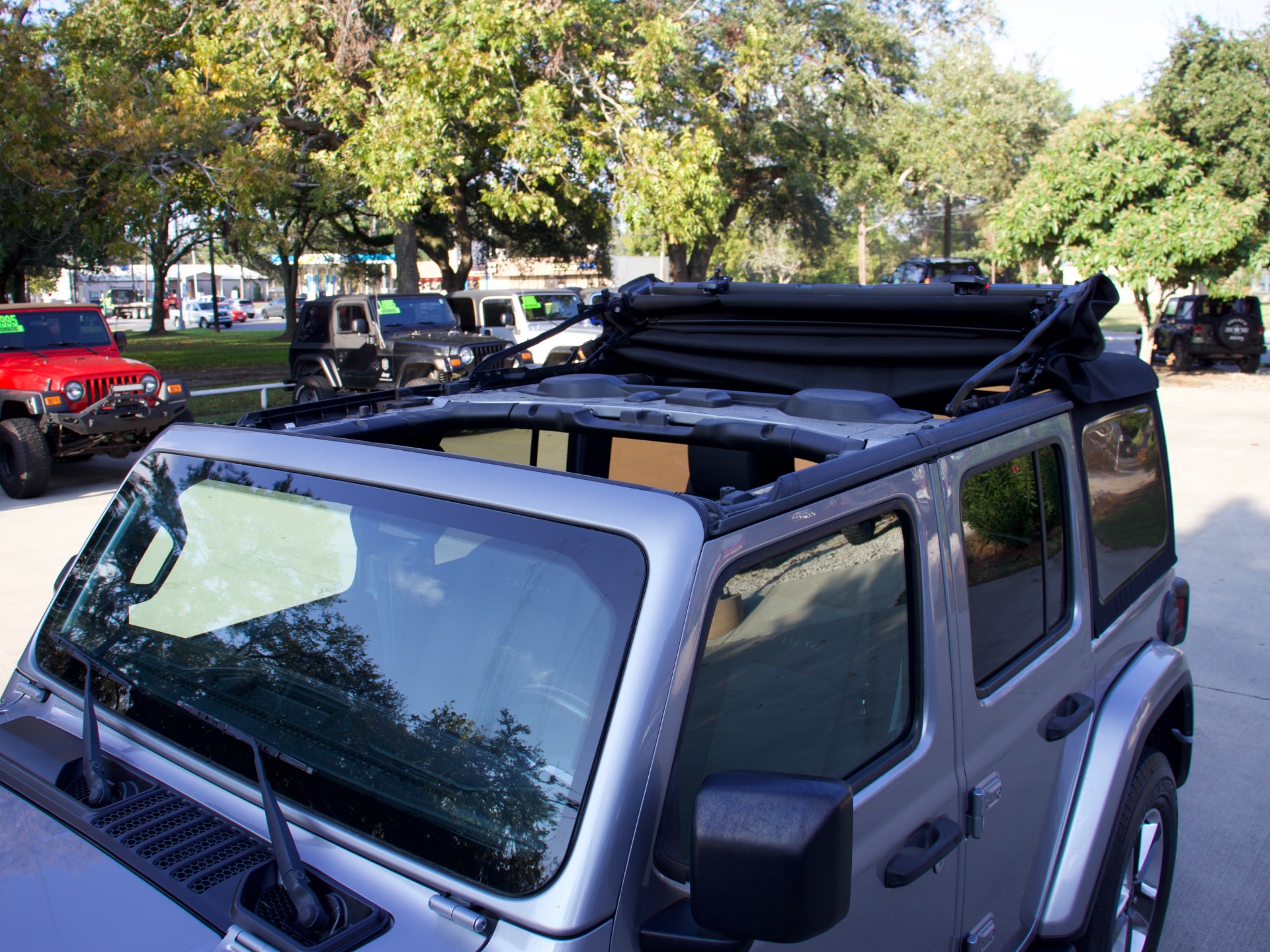 Used-2018-Jeep-Wrangler-Unlimited-Sahara