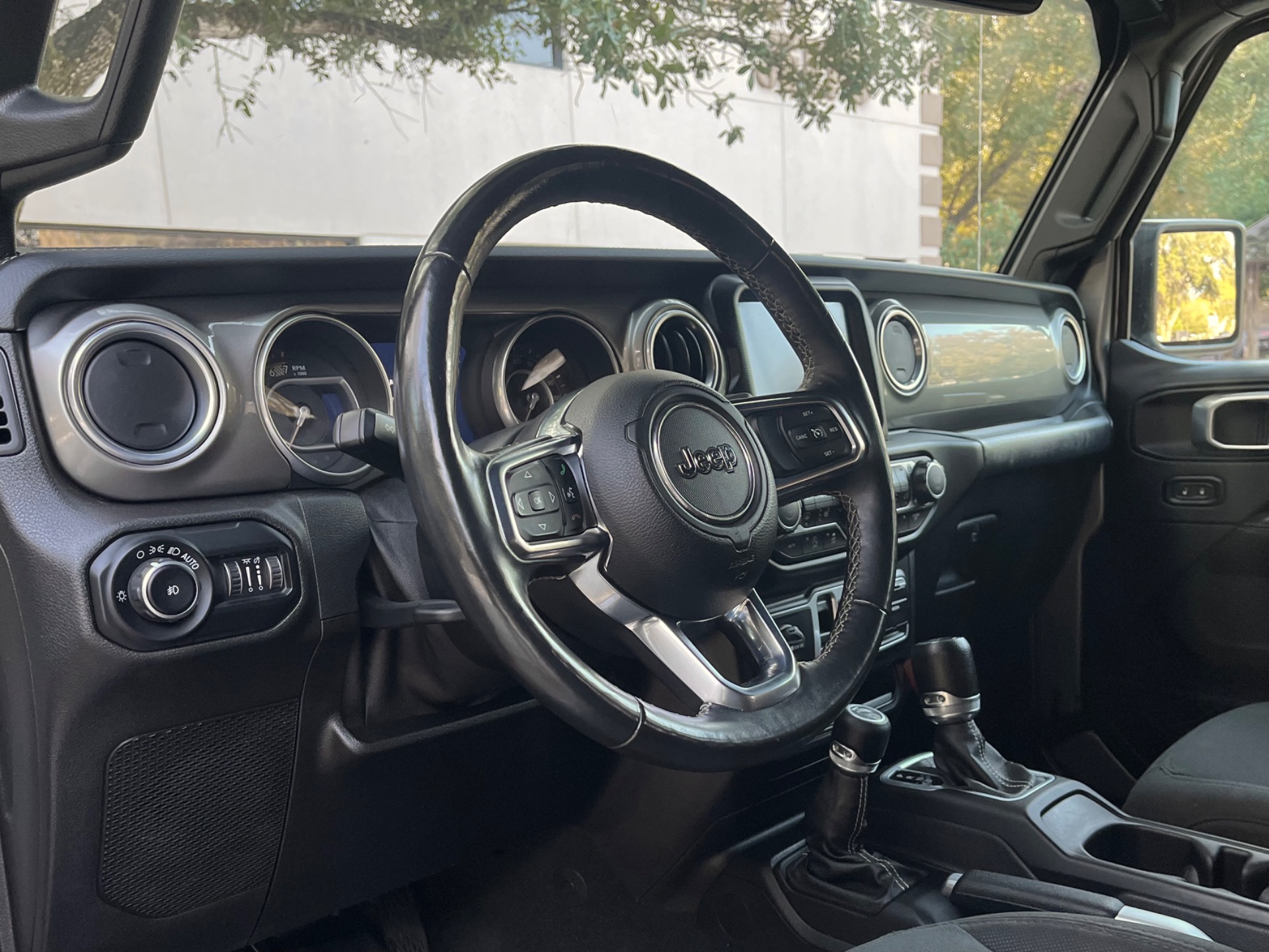 Used-2018-Jeep-Wrangler-Unlimited-Sahara