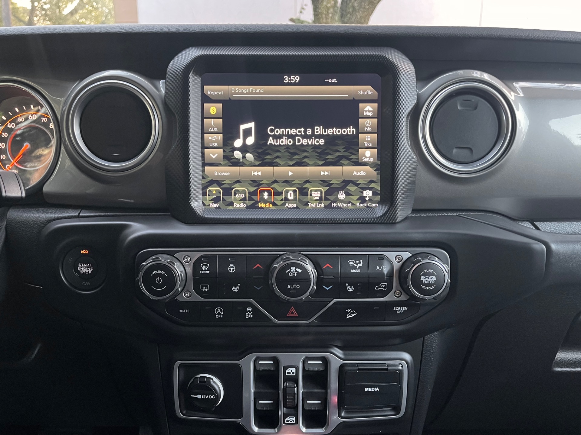 Used-2018-Jeep-Wrangler-Unlimited-Sahara