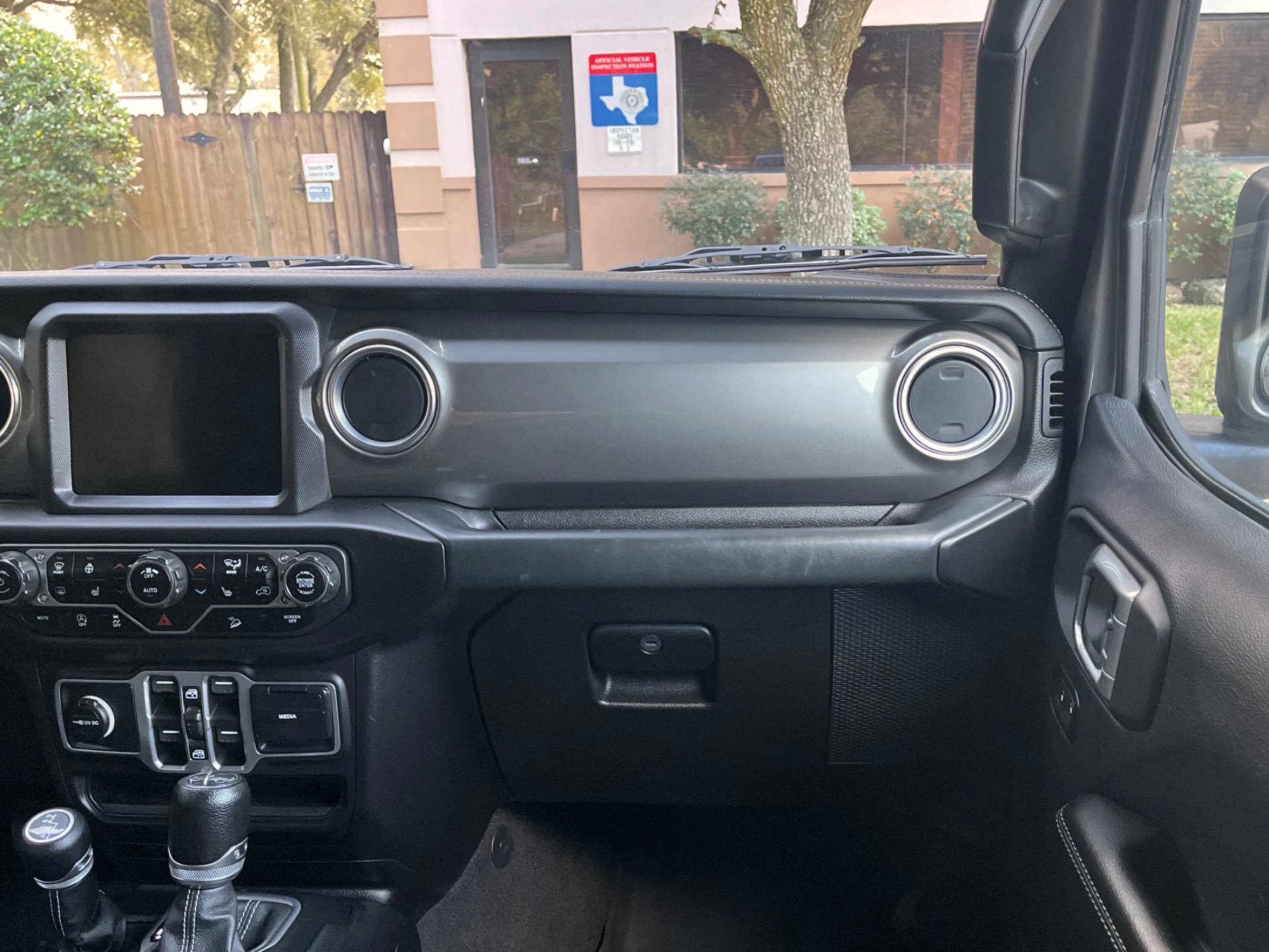 Used-2018-Jeep-Wrangler-Unlimited-Sahara