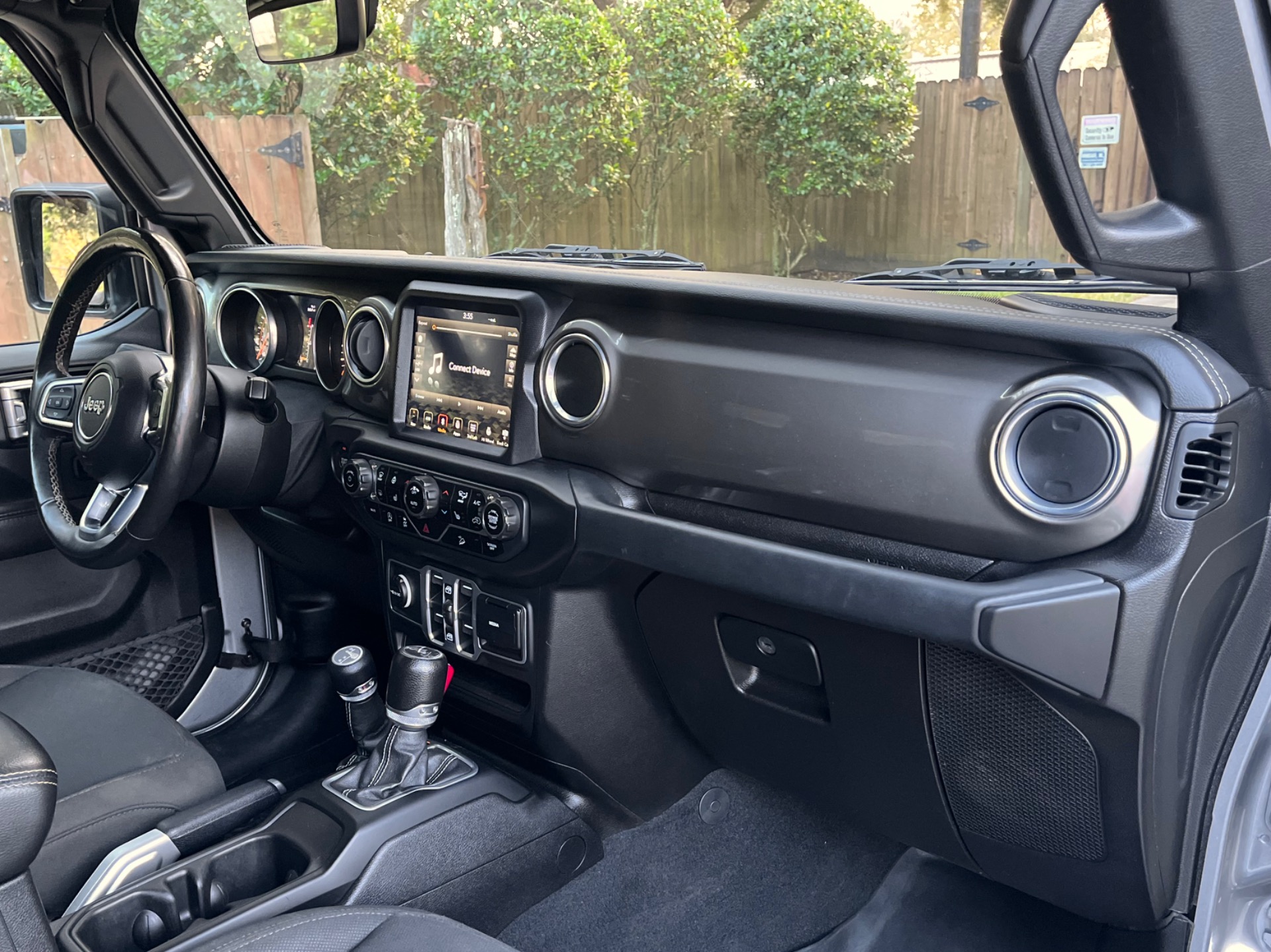 Used-2018-Jeep-Wrangler-Unlimited-Sahara