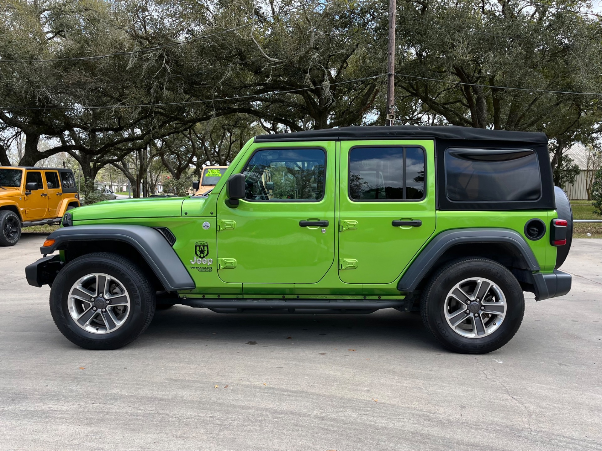 Used-2018-Jeep-Wrangler-Unlimited-Sport