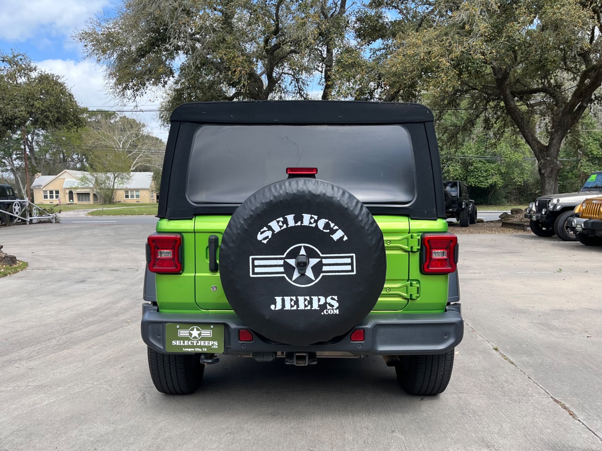 Used-2018-Jeep-Wrangler-Unlimited-Sport