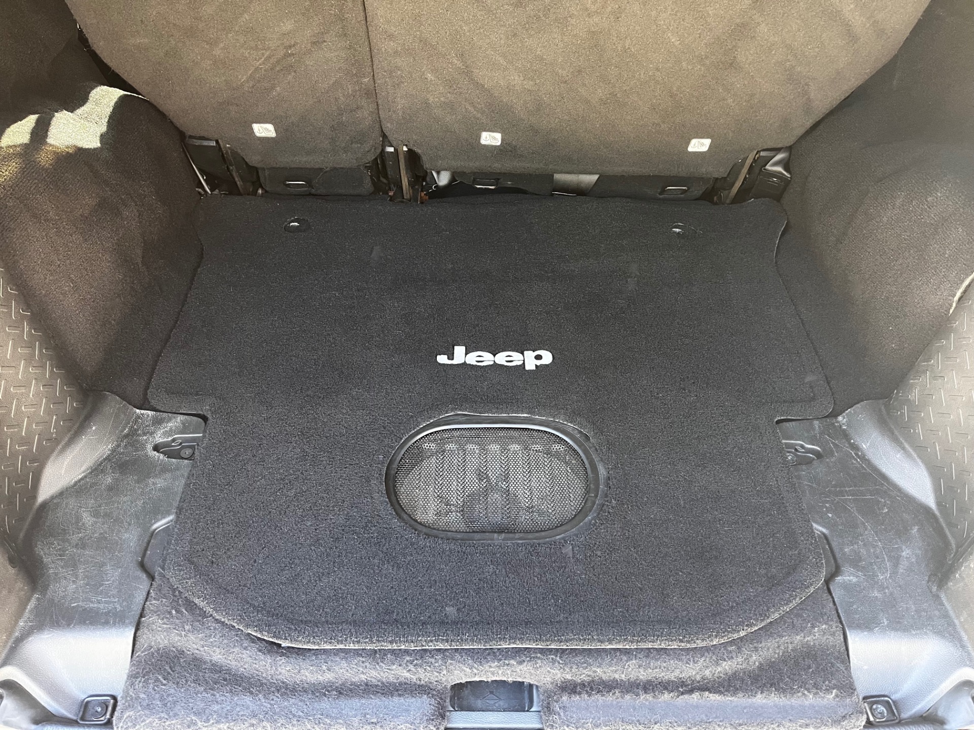 Used-2015-Jeep-Wrangler-Unlimited-Sahara
