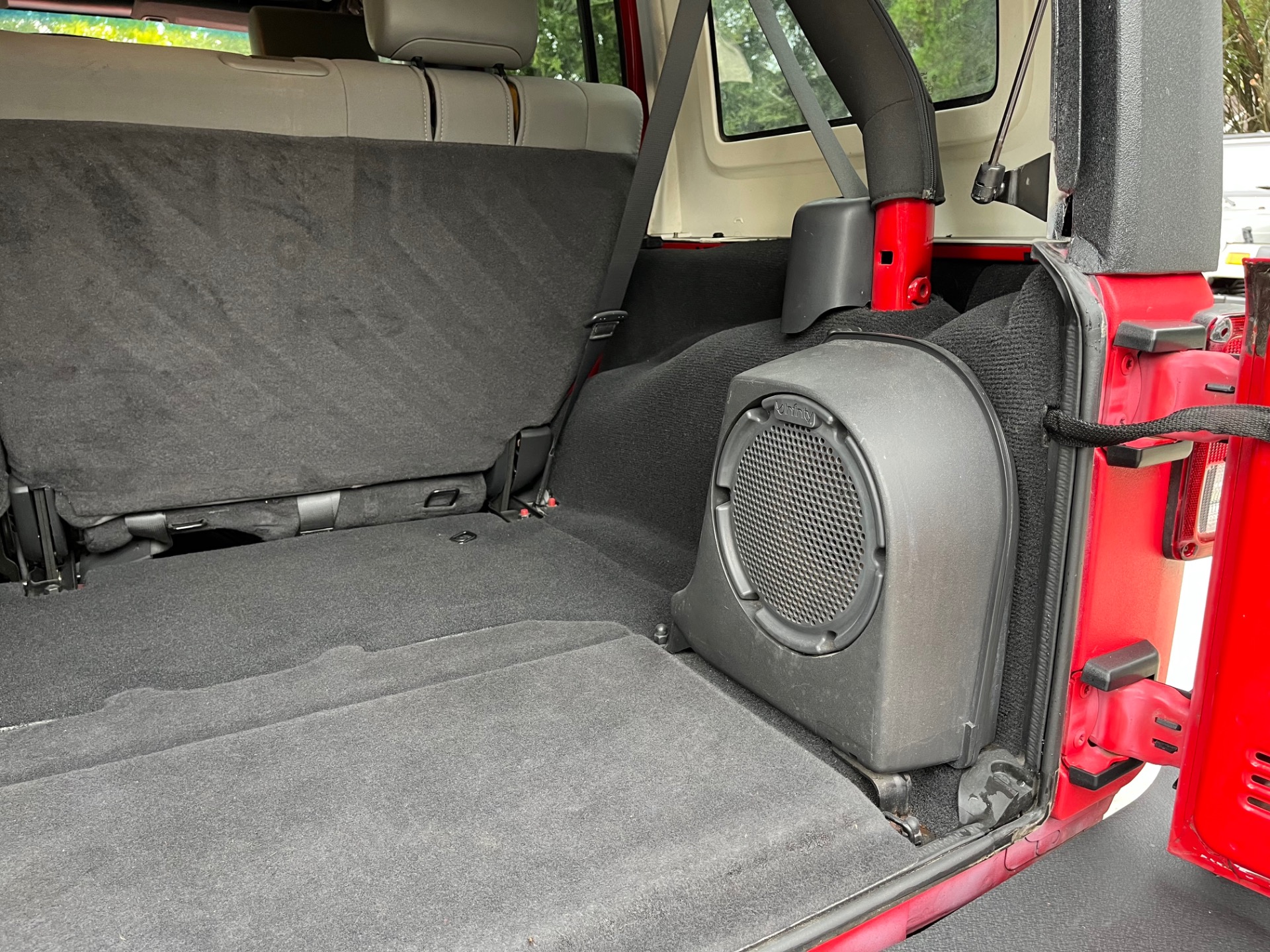 Used-2010-Jeep-Wrangler-Unlimited-Sahara