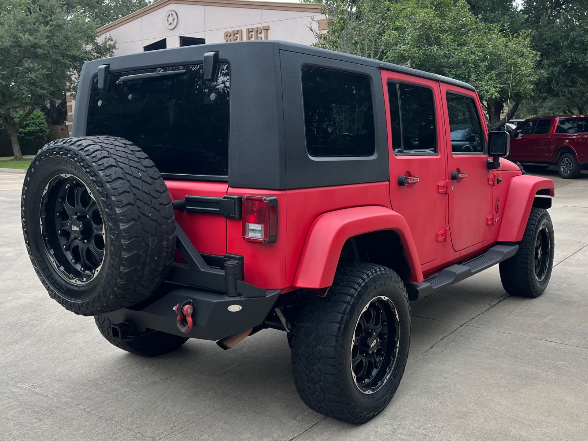 Used-2010-Jeep-Wrangler-Unlimited-Sahara