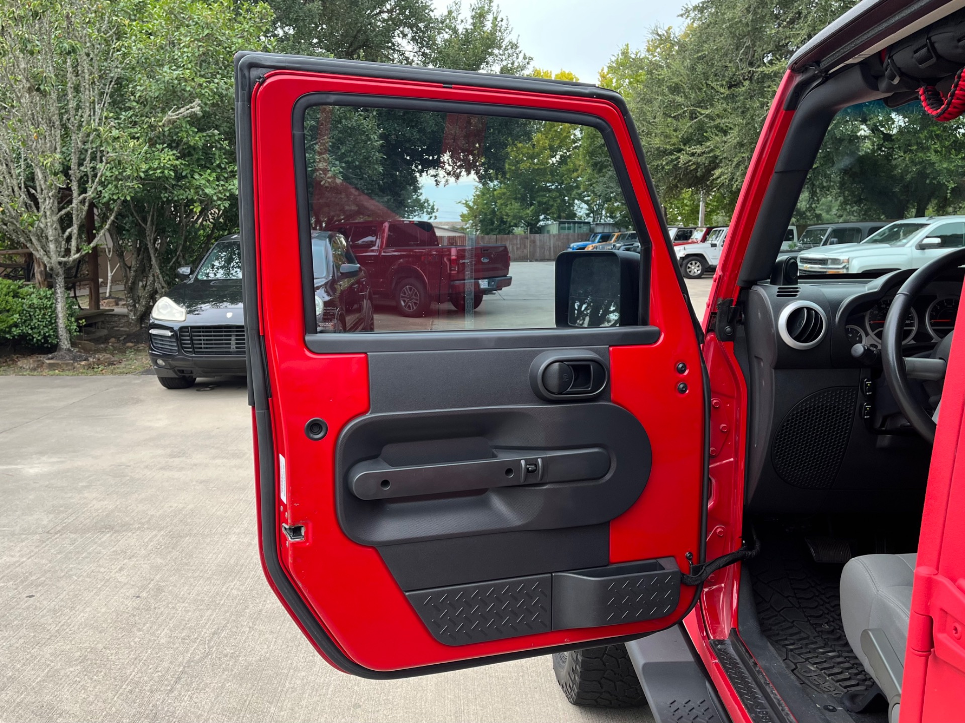 Used-2010-Jeep-Wrangler-Unlimited-Sahara