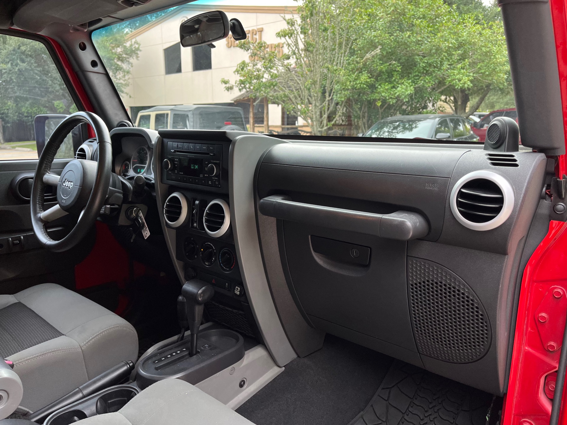 Used-2010-Jeep-Wrangler-Unlimited-Sahara
