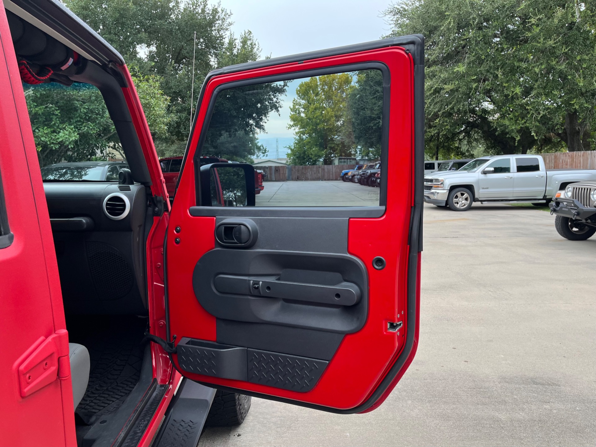Used-2010-Jeep-Wrangler-Unlimited-Sahara