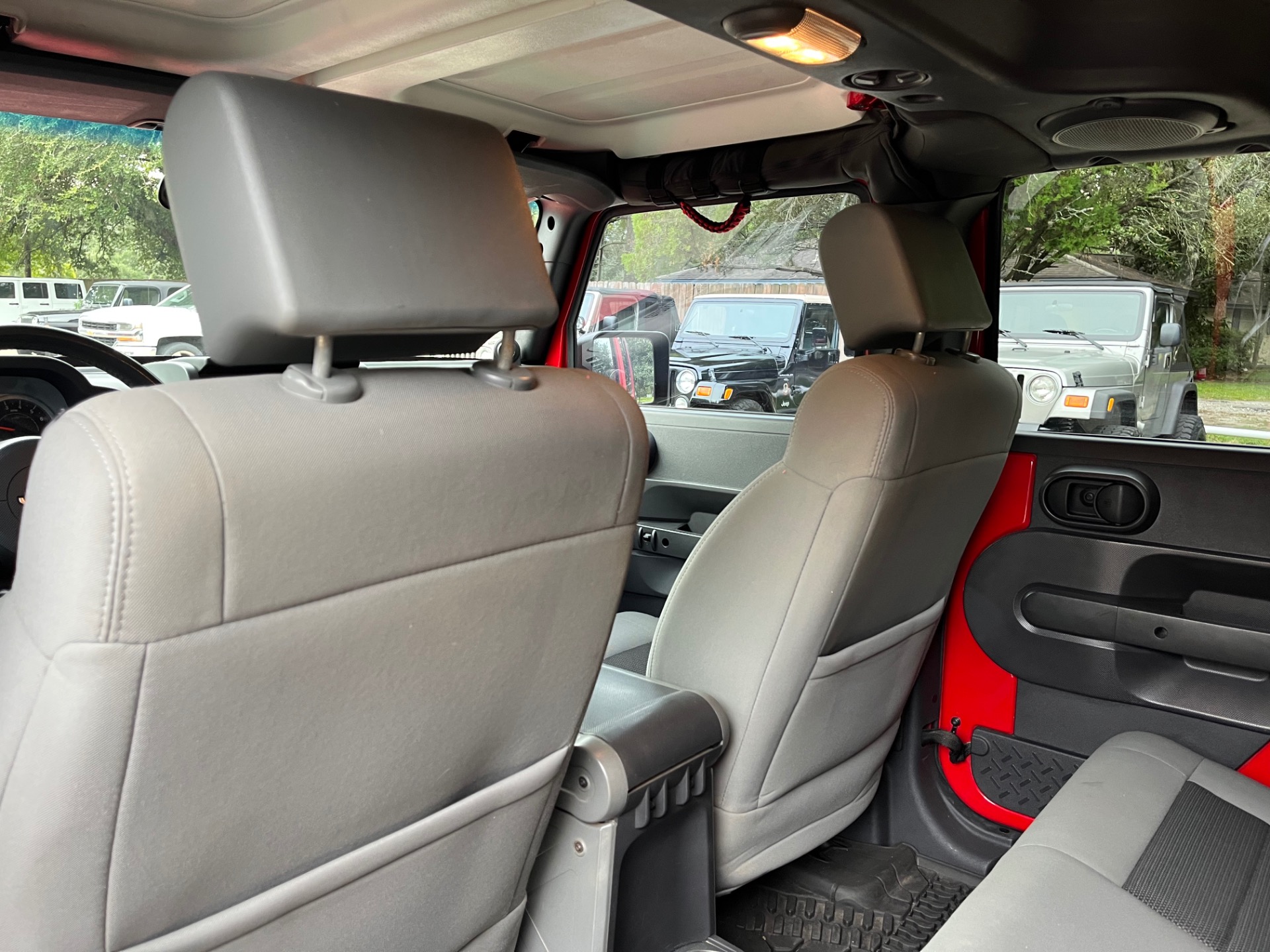 Used-2010-Jeep-Wrangler-Unlimited-Sahara