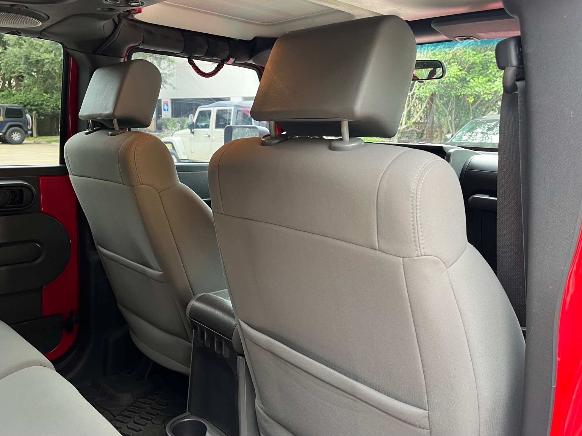 Used-2010-Jeep-Wrangler-Unlimited-Sahara