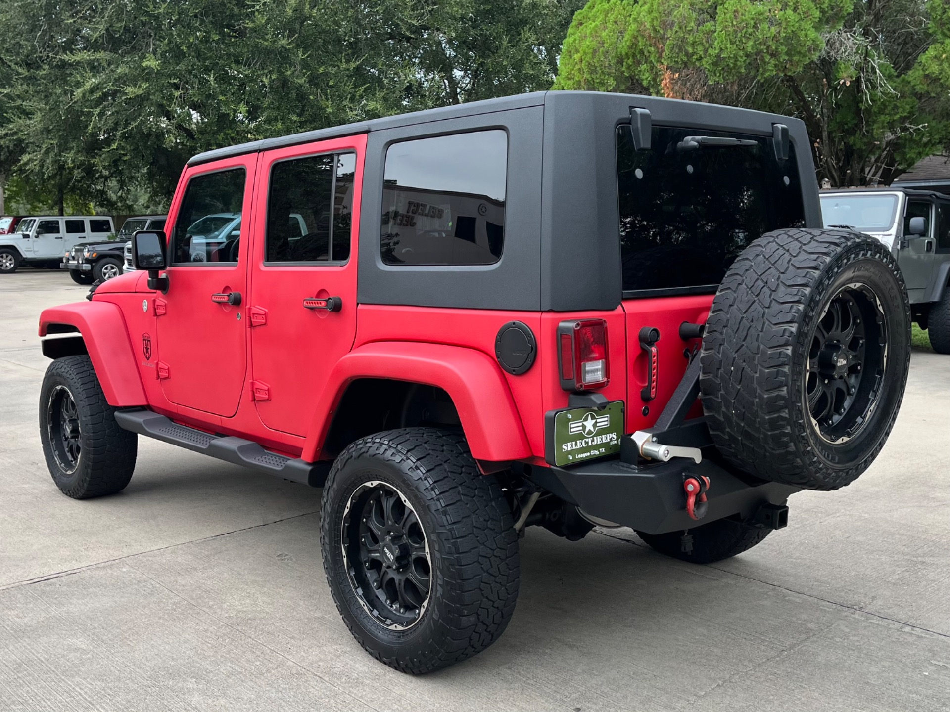 Used-2010-Jeep-Wrangler-Unlimited-Sahara