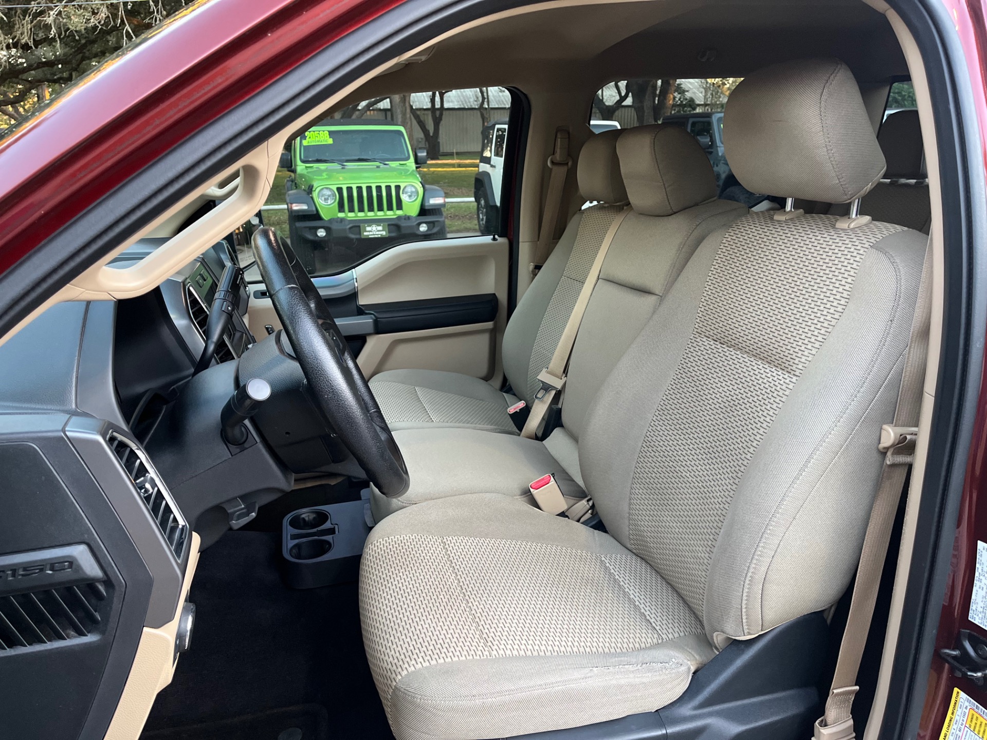 Used-2016-Ford-F-150-XLT