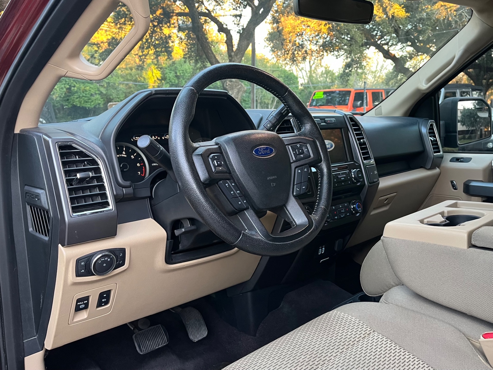 Used-2016-Ford-F-150-XLT