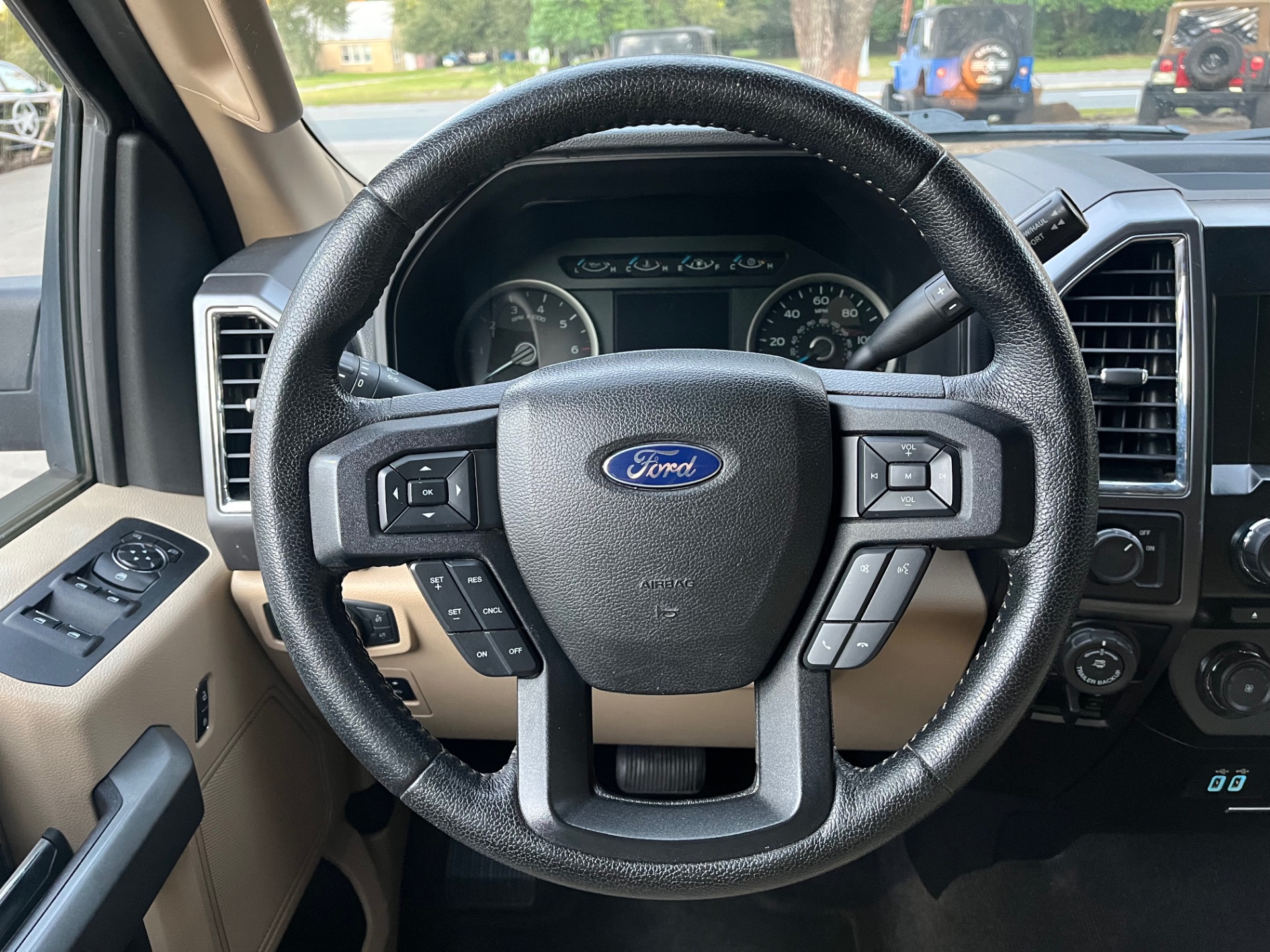 Used-2016-Ford-F-150-XLT