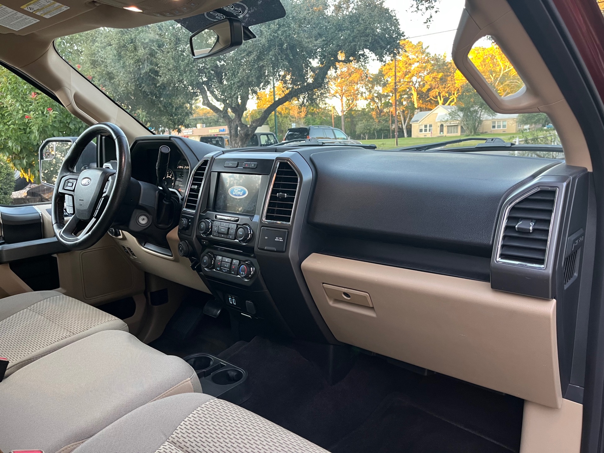 Used-2016-Ford-F-150-XLT