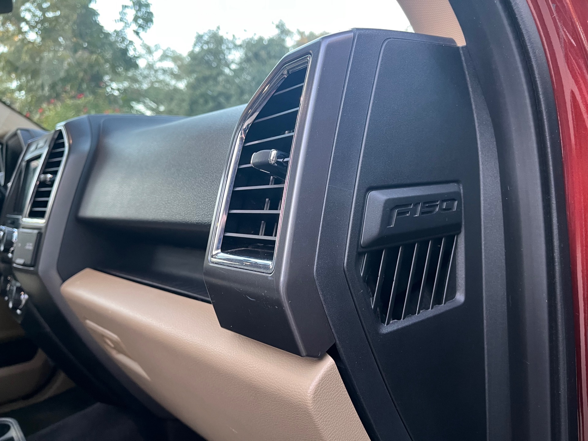 Used-2016-Ford-F-150-XLT