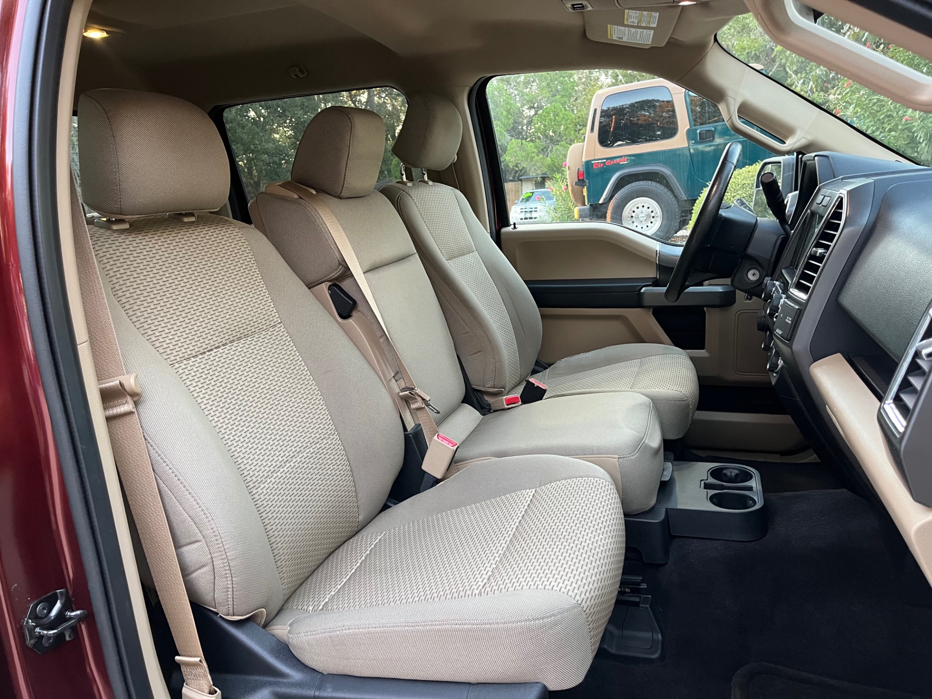 Used-2016-Ford-F-150-XLT