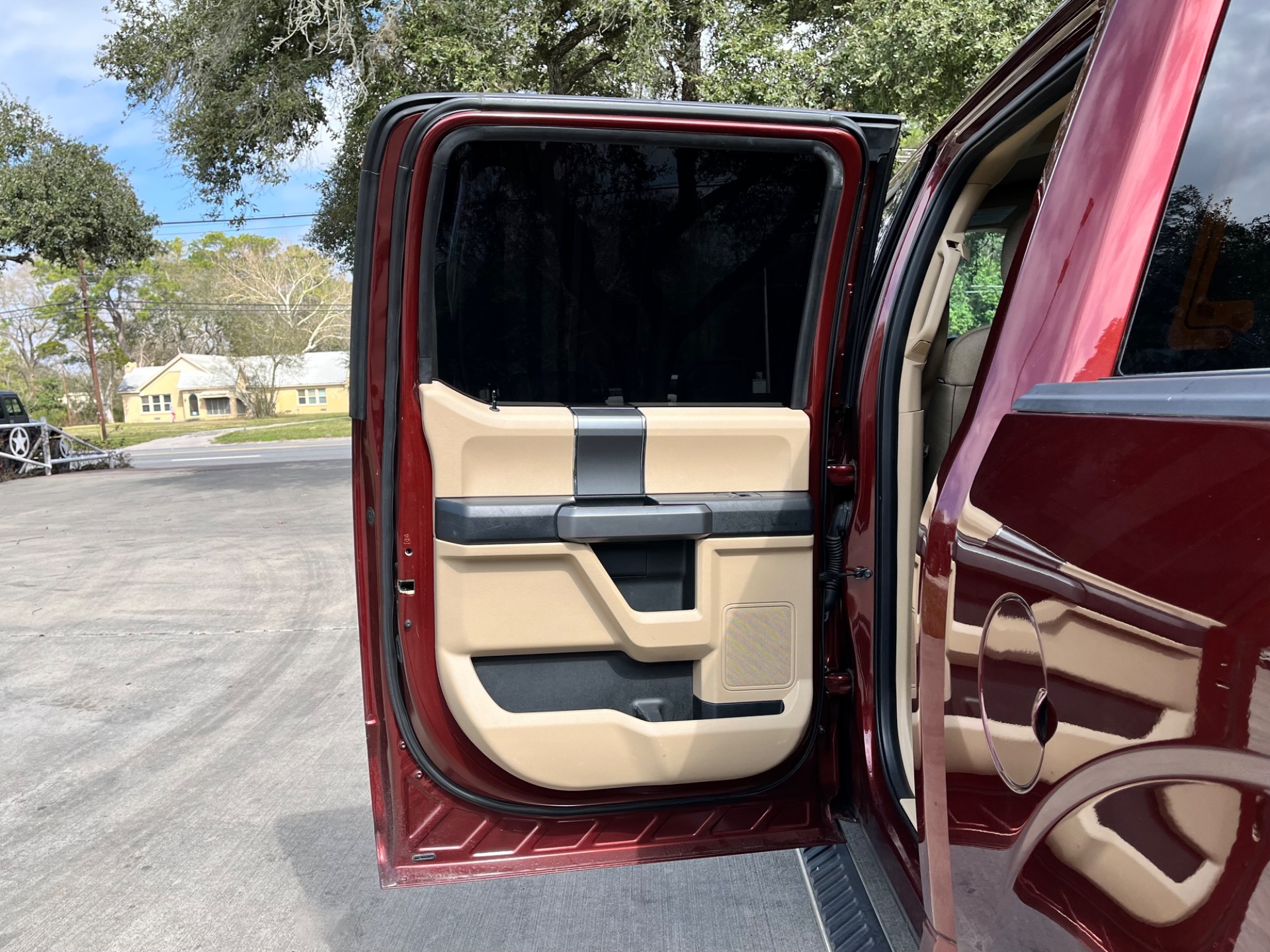 Used-2016-Ford-F-150-XLT