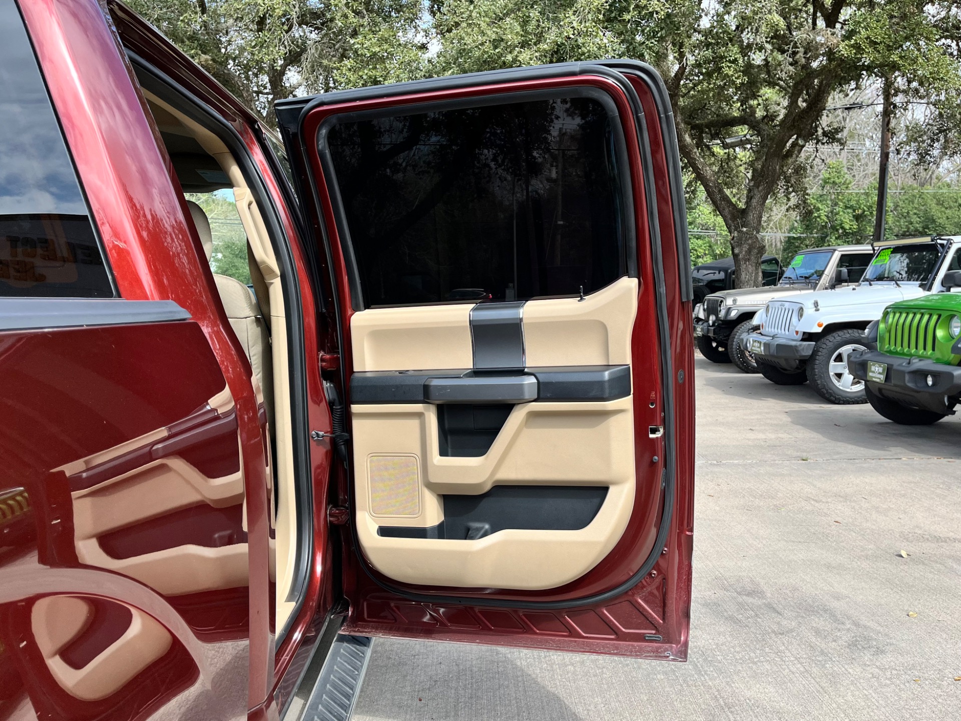 Used-2016-Ford-F-150-XLT
