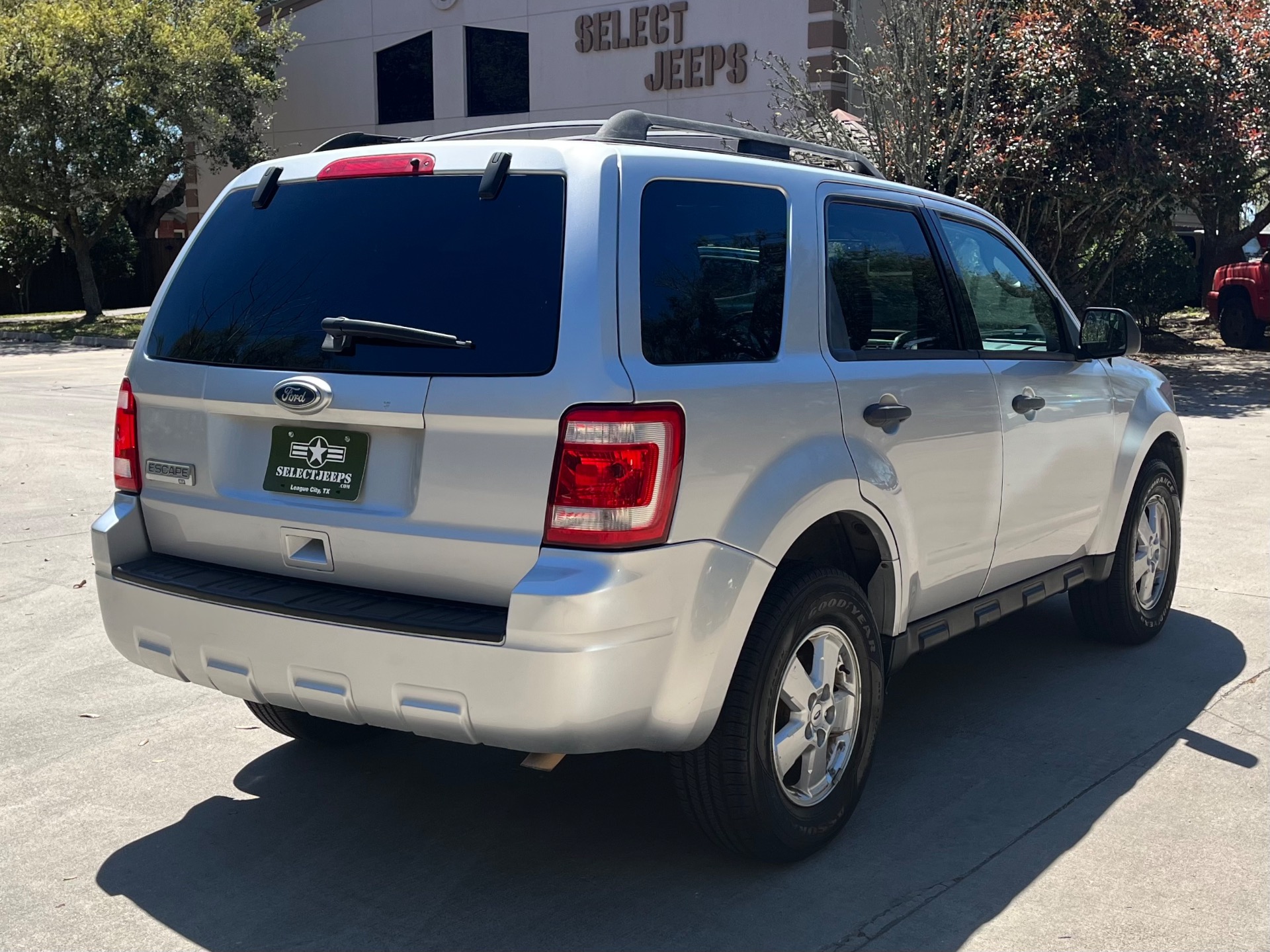 Used-2011-Ford-Escape-XLT