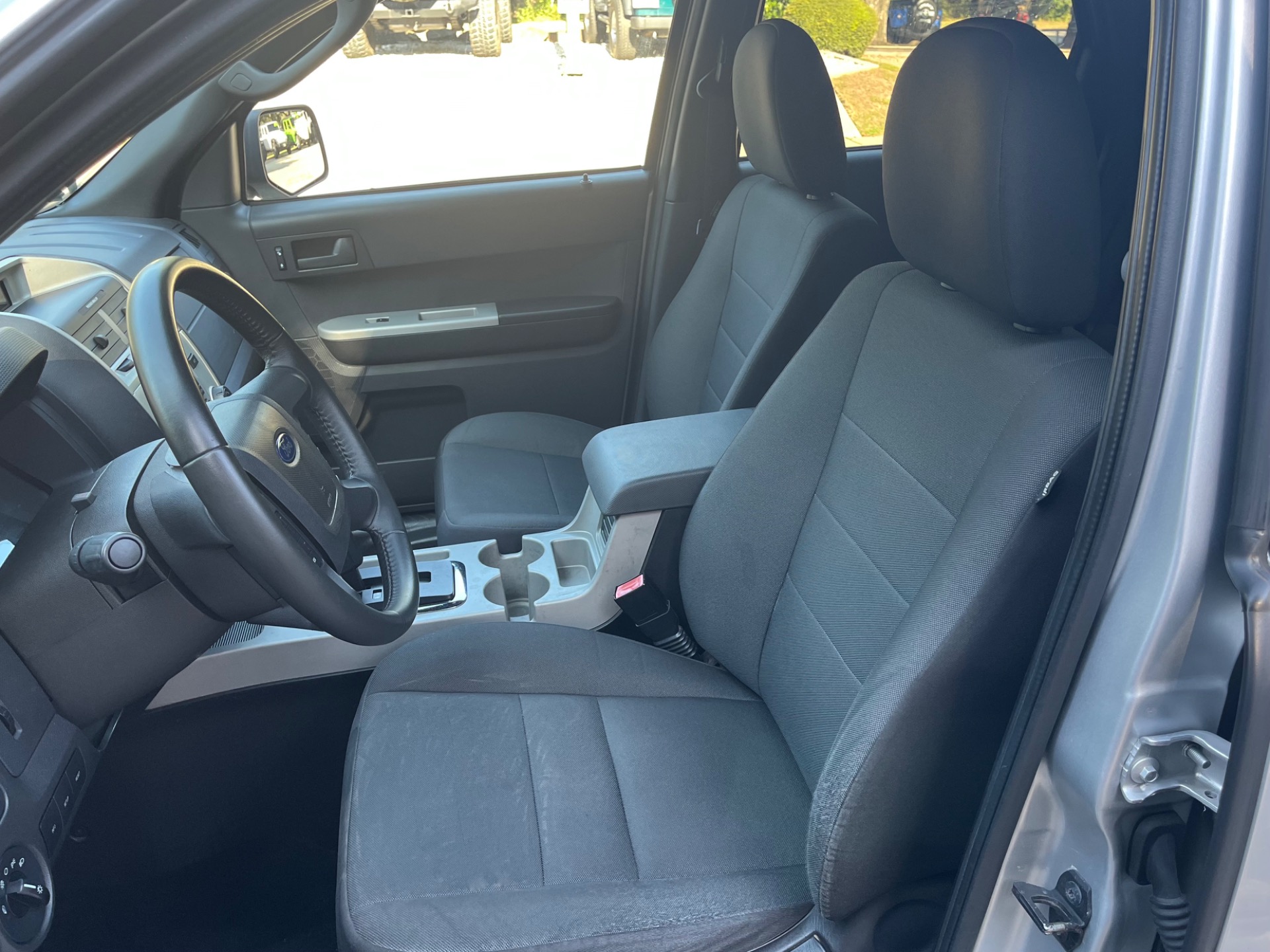 Used-2011-Ford-Escape-XLT