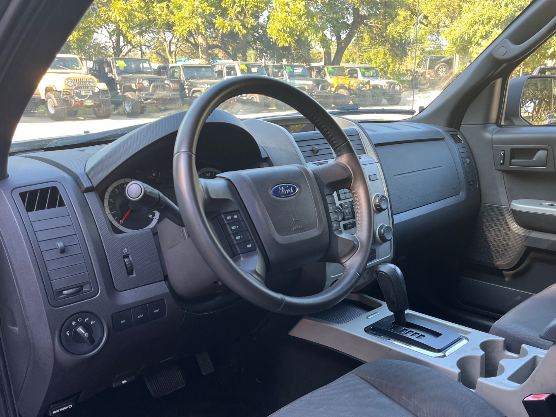 Used-2011-Ford-Escape-XLT