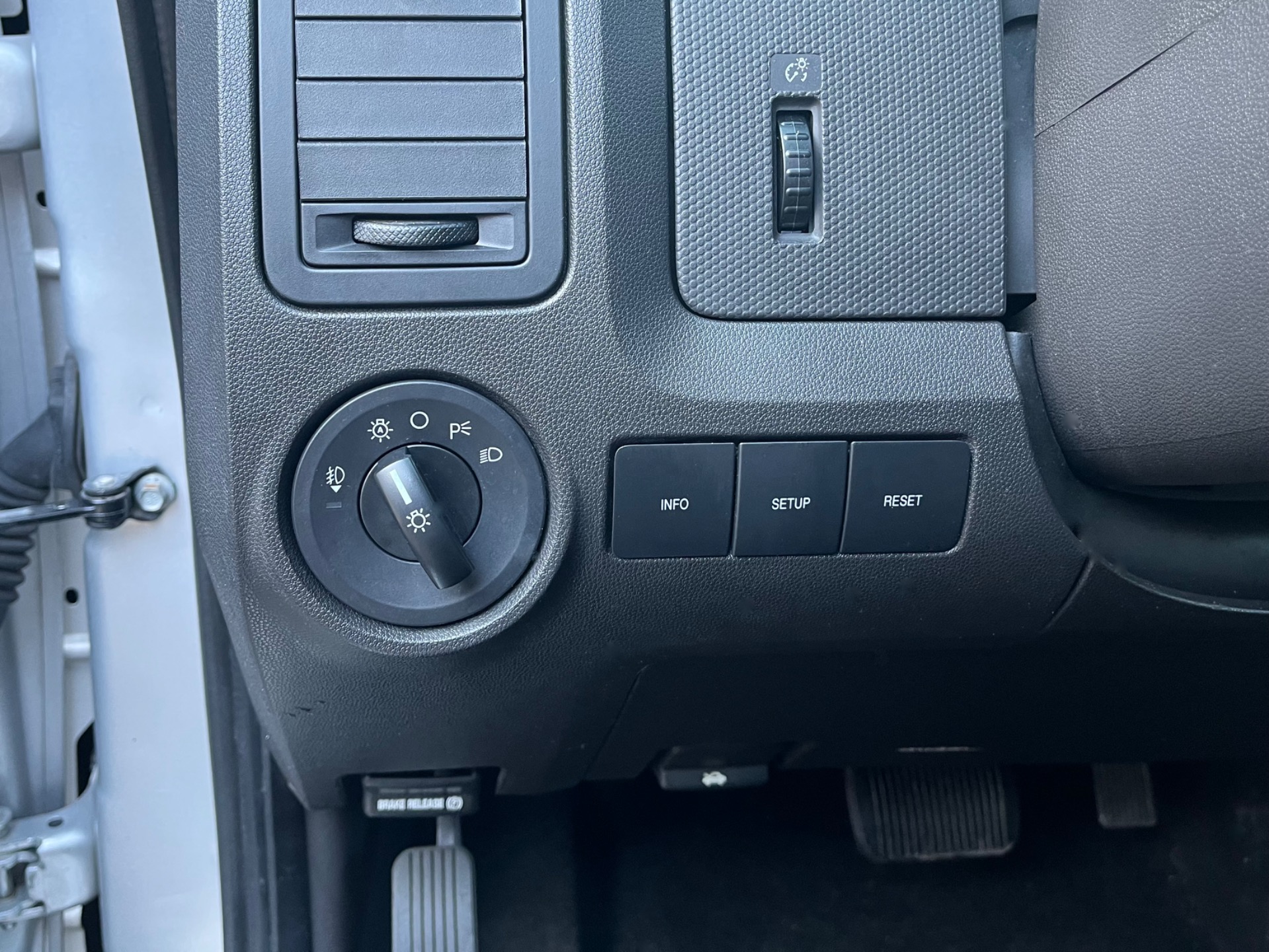 Used-2011-Ford-Escape-XLT