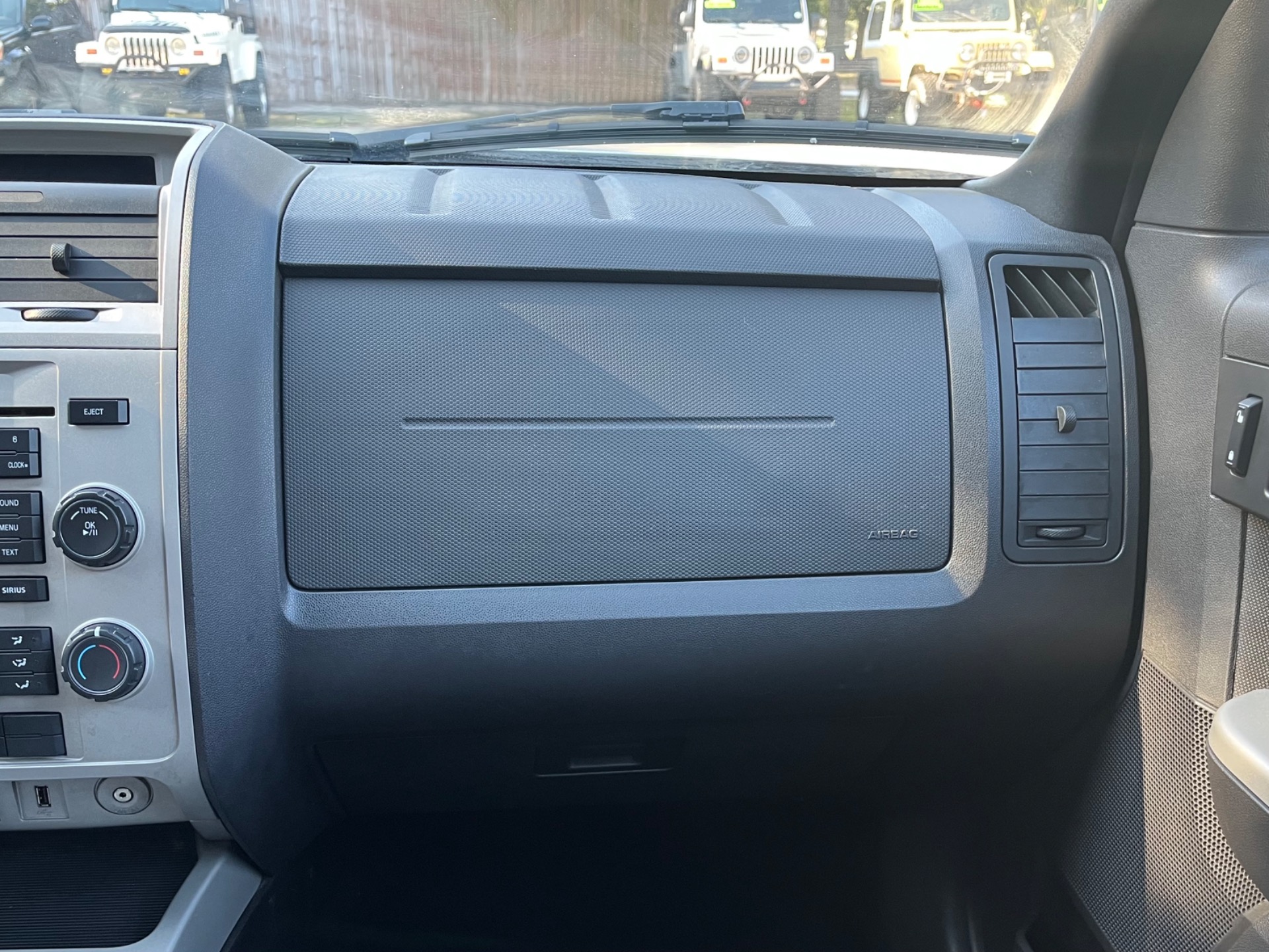 Used-2011-Ford-Escape-XLT