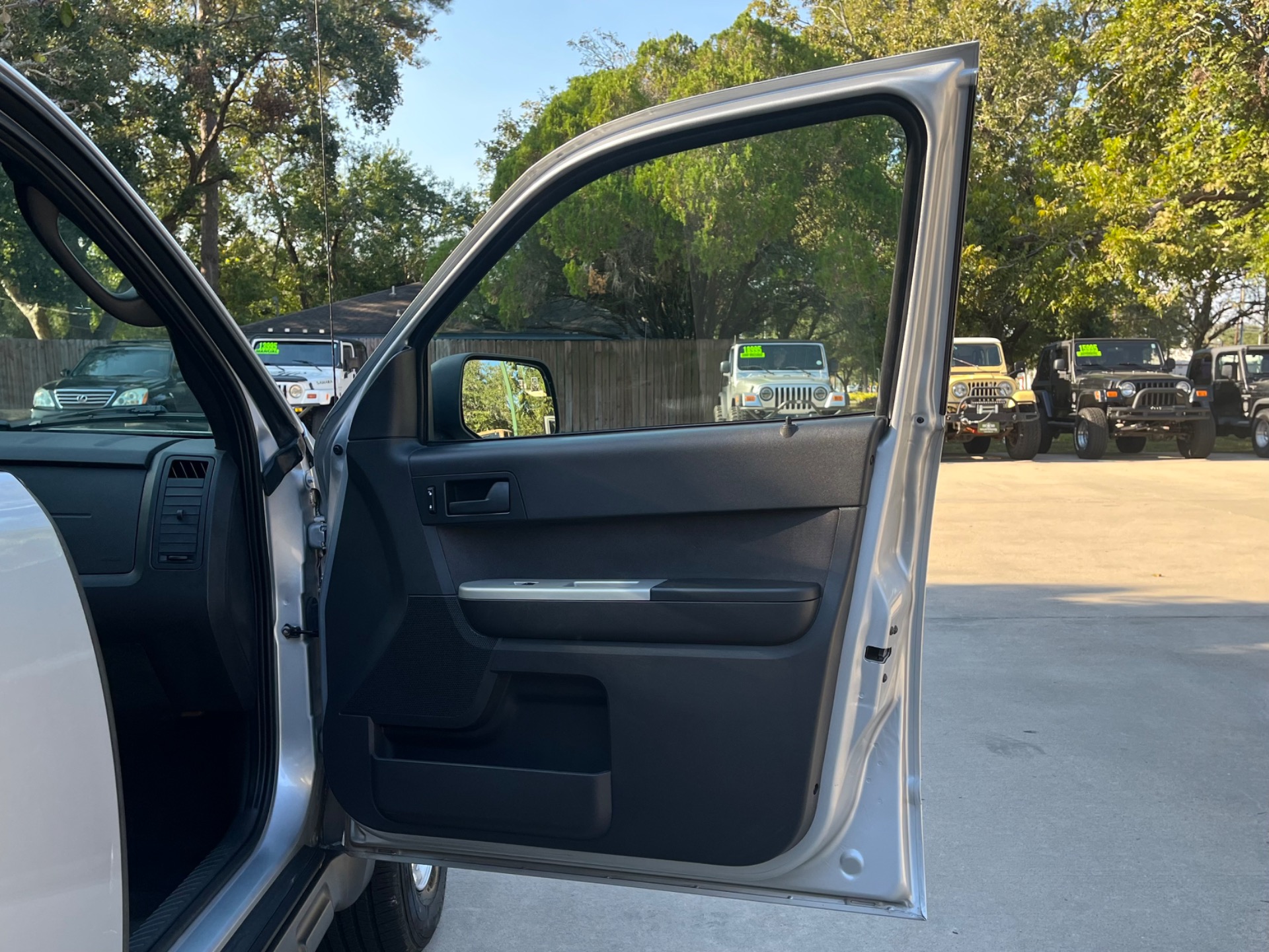 Used-2011-Ford-Escape-XLT