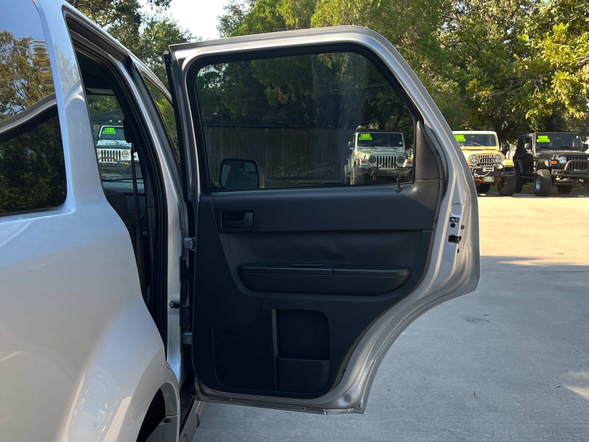 Used-2011-Ford-Escape-XLT
