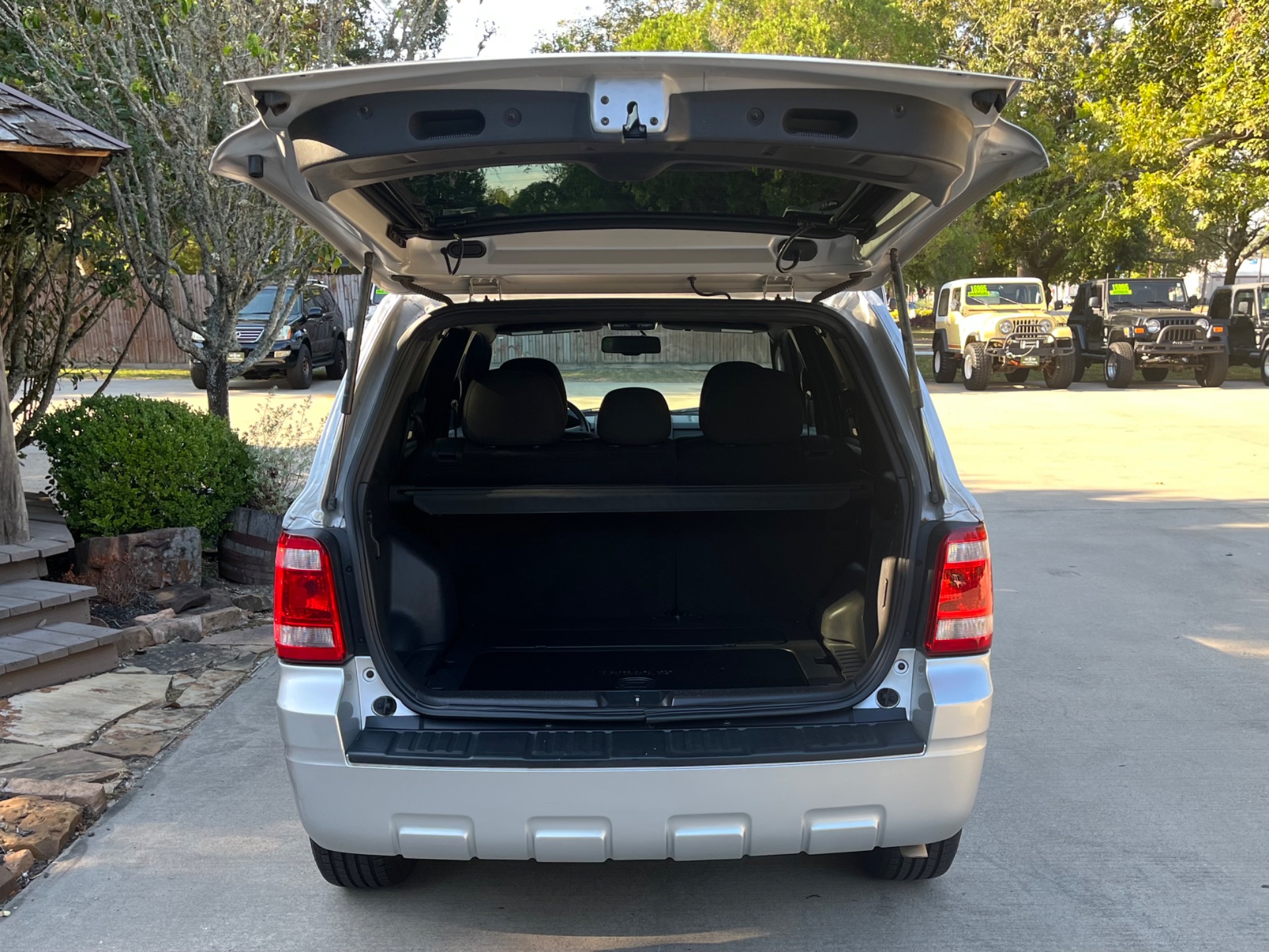 Used-2011-Ford-Escape-XLT