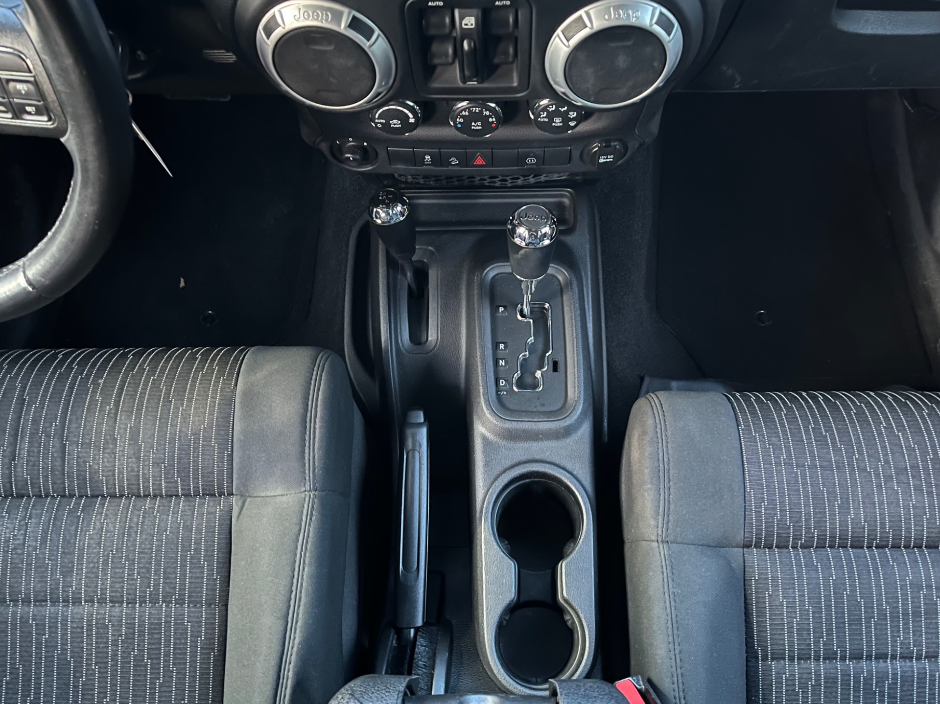 Used-2012-Jeep-Wrangler-Unlimited-Sahara