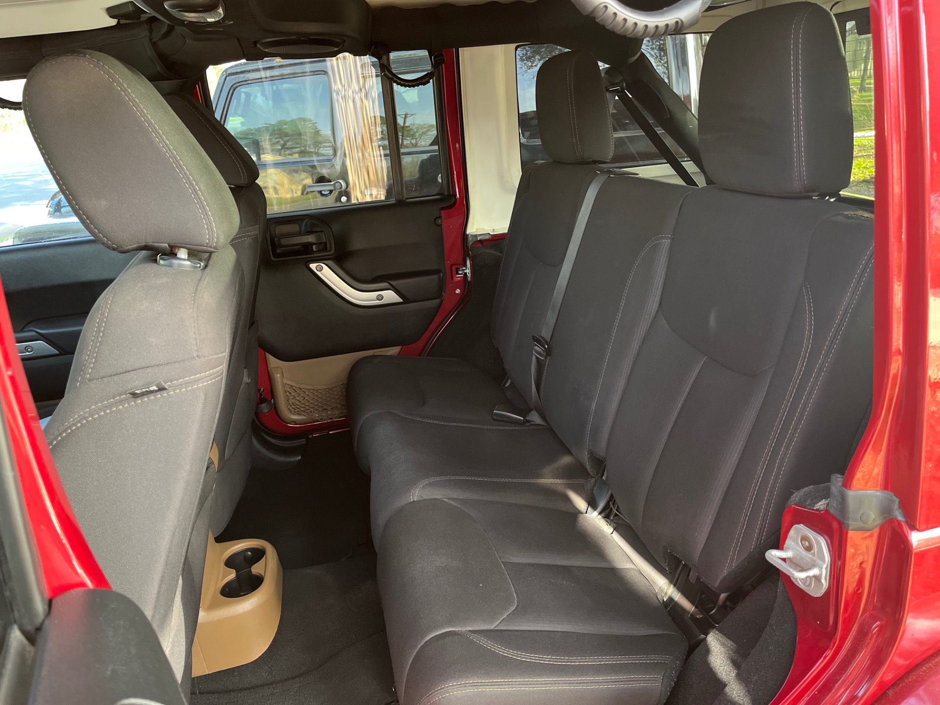 Used-2013-Jeep-Wrangler-Unlimited-Sahara