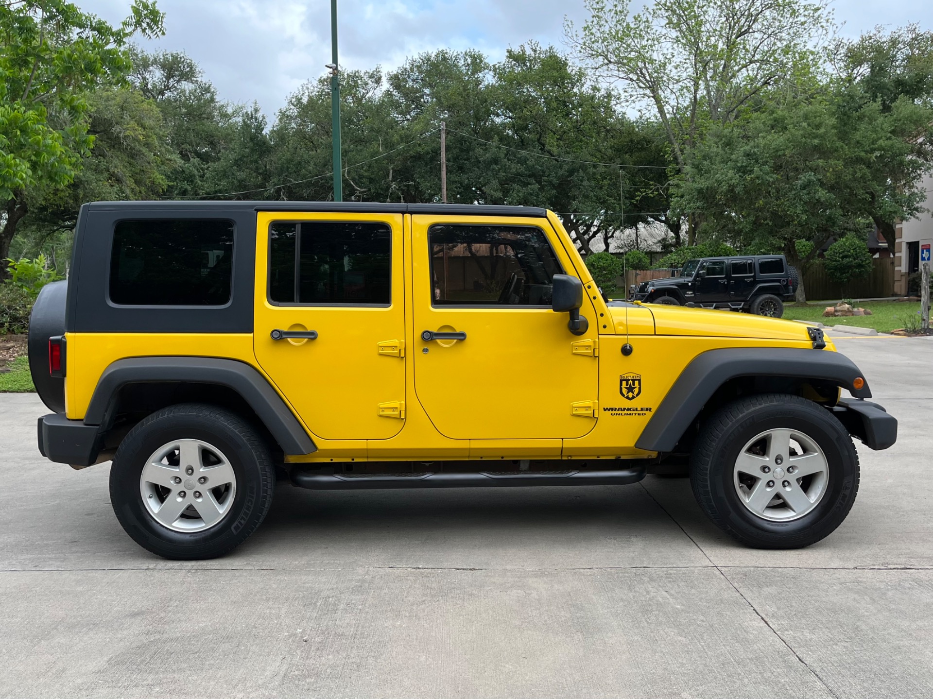 Used-2009-Jeep-Wrangler-Unlimited-X