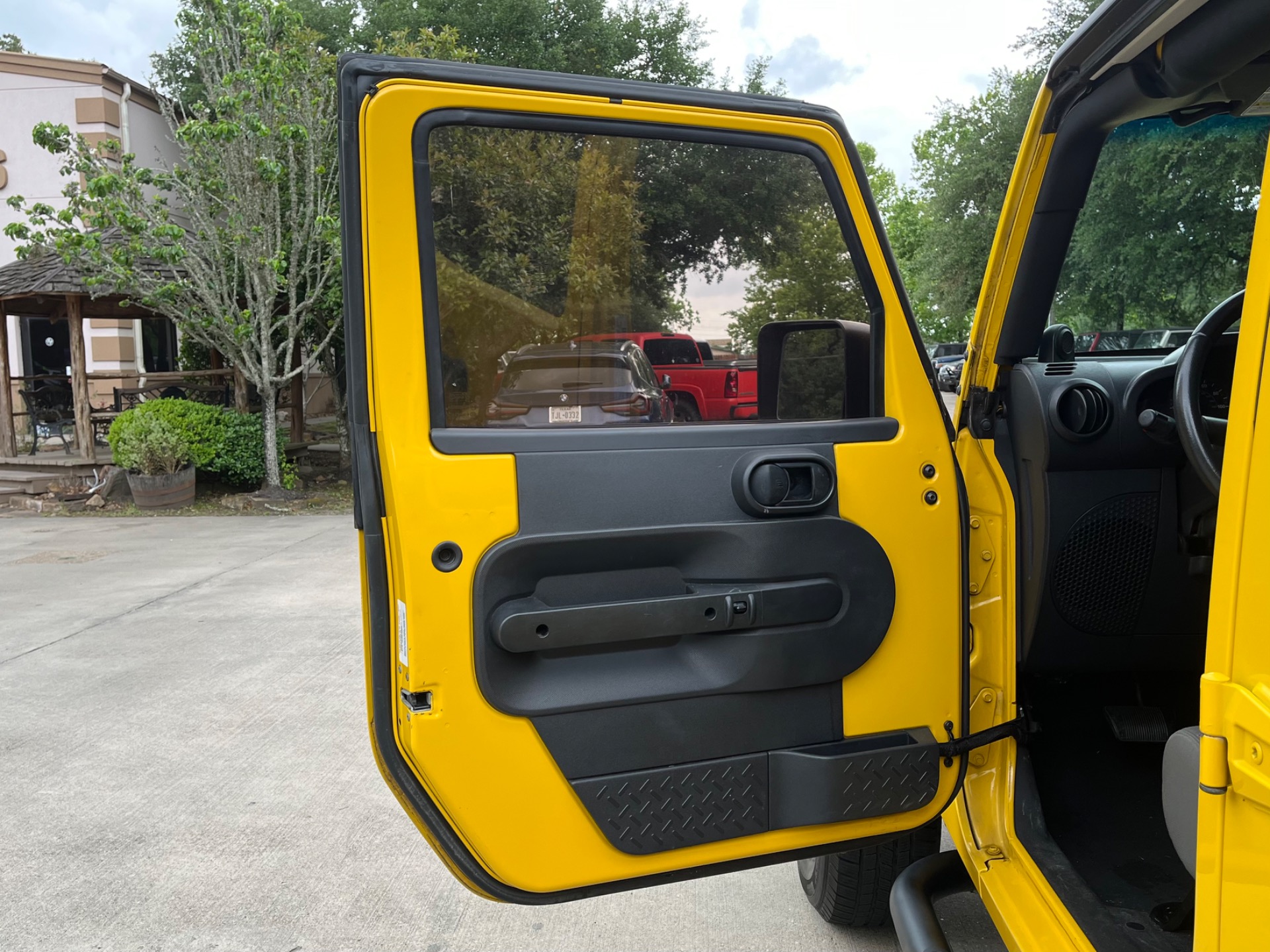 Used-2009-Jeep-Wrangler-Unlimited-X