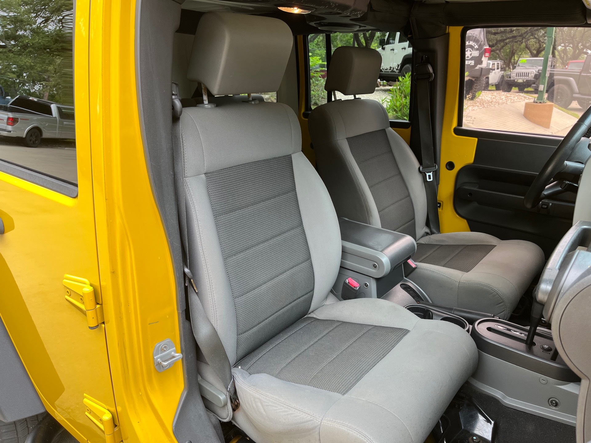 Used-2009-Jeep-Wrangler-Unlimited-X