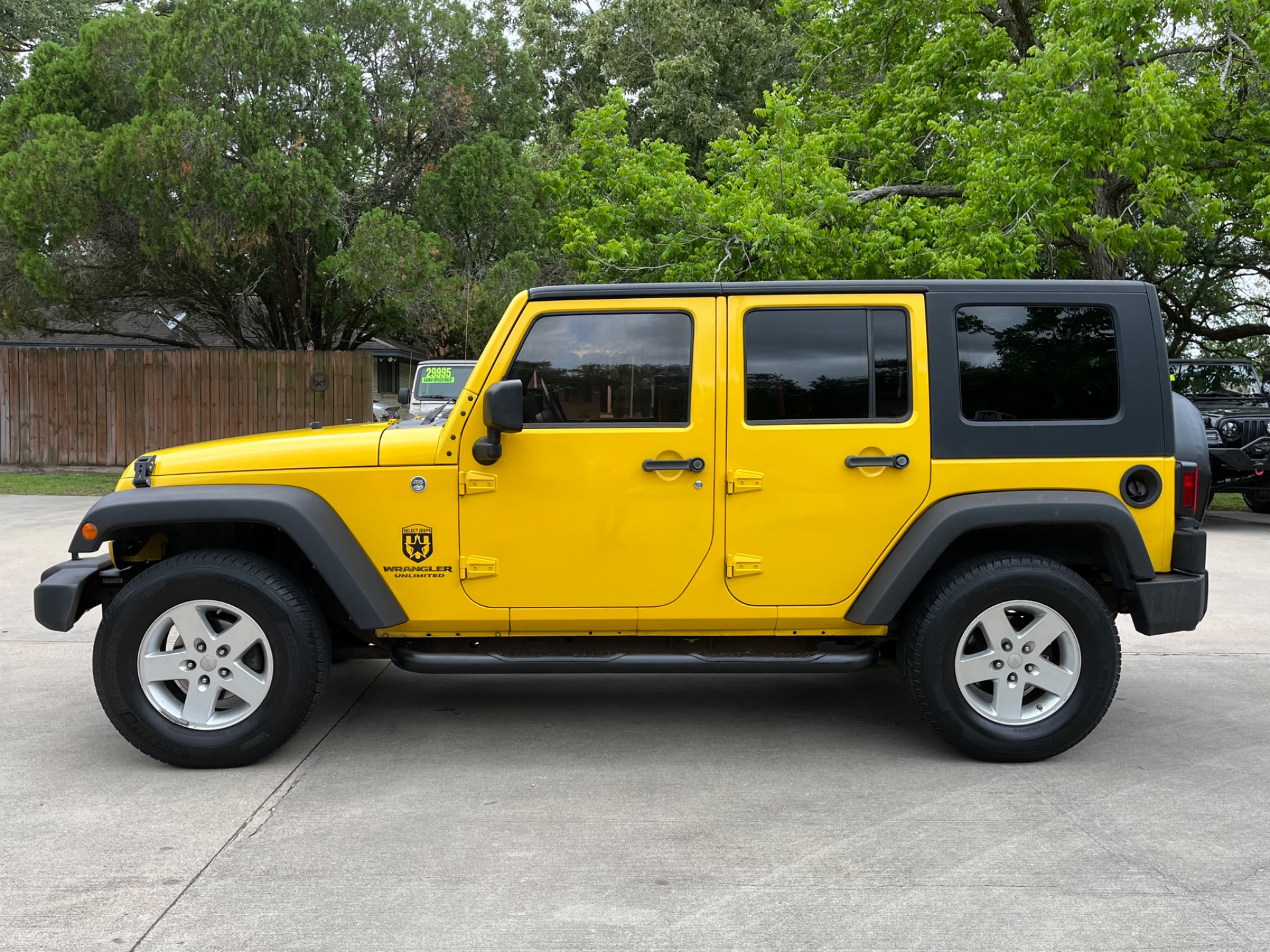 Used-2009-Jeep-Wrangler-Unlimited-X