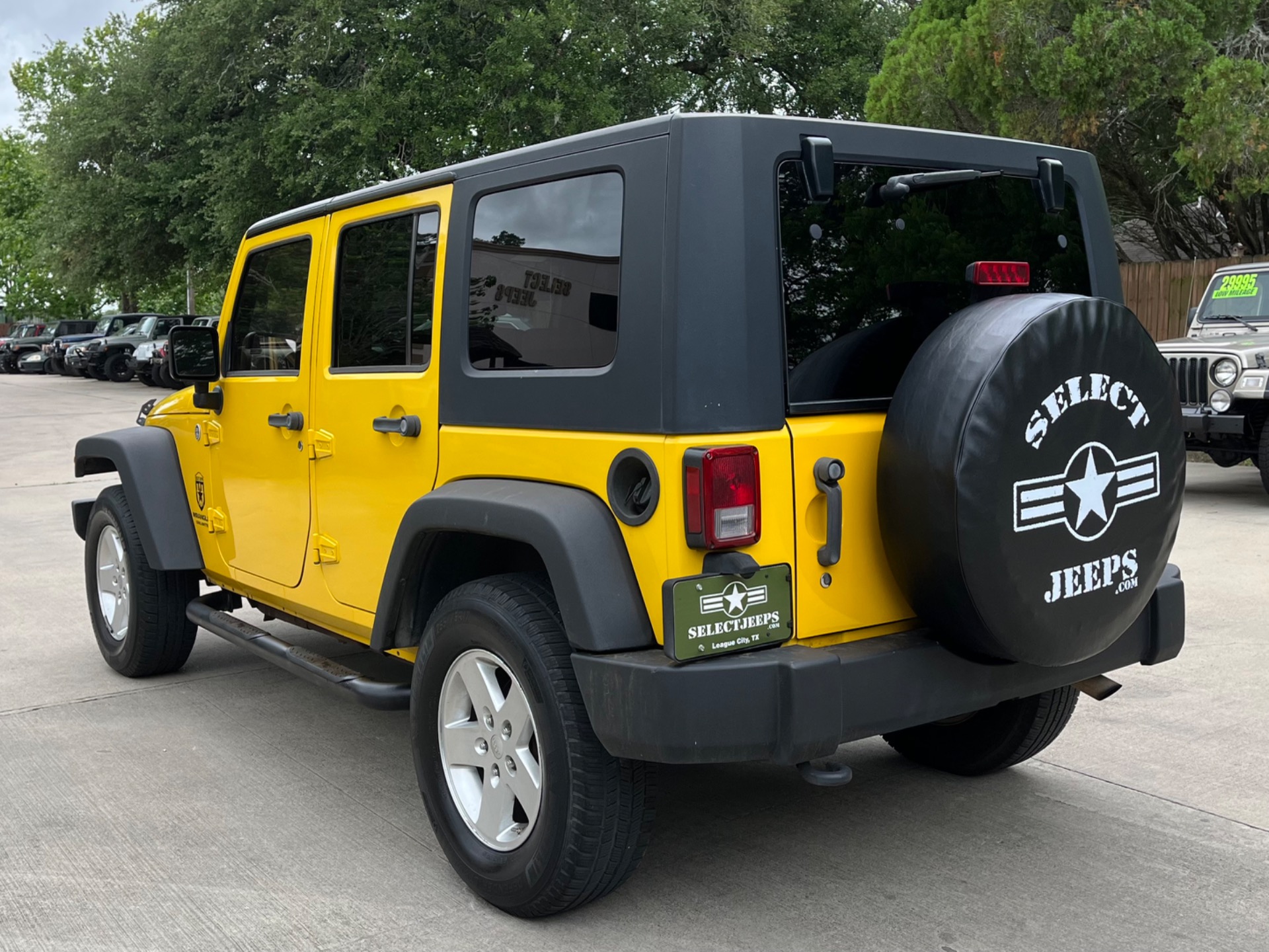 Used-2009-Jeep-Wrangler-Unlimited-X