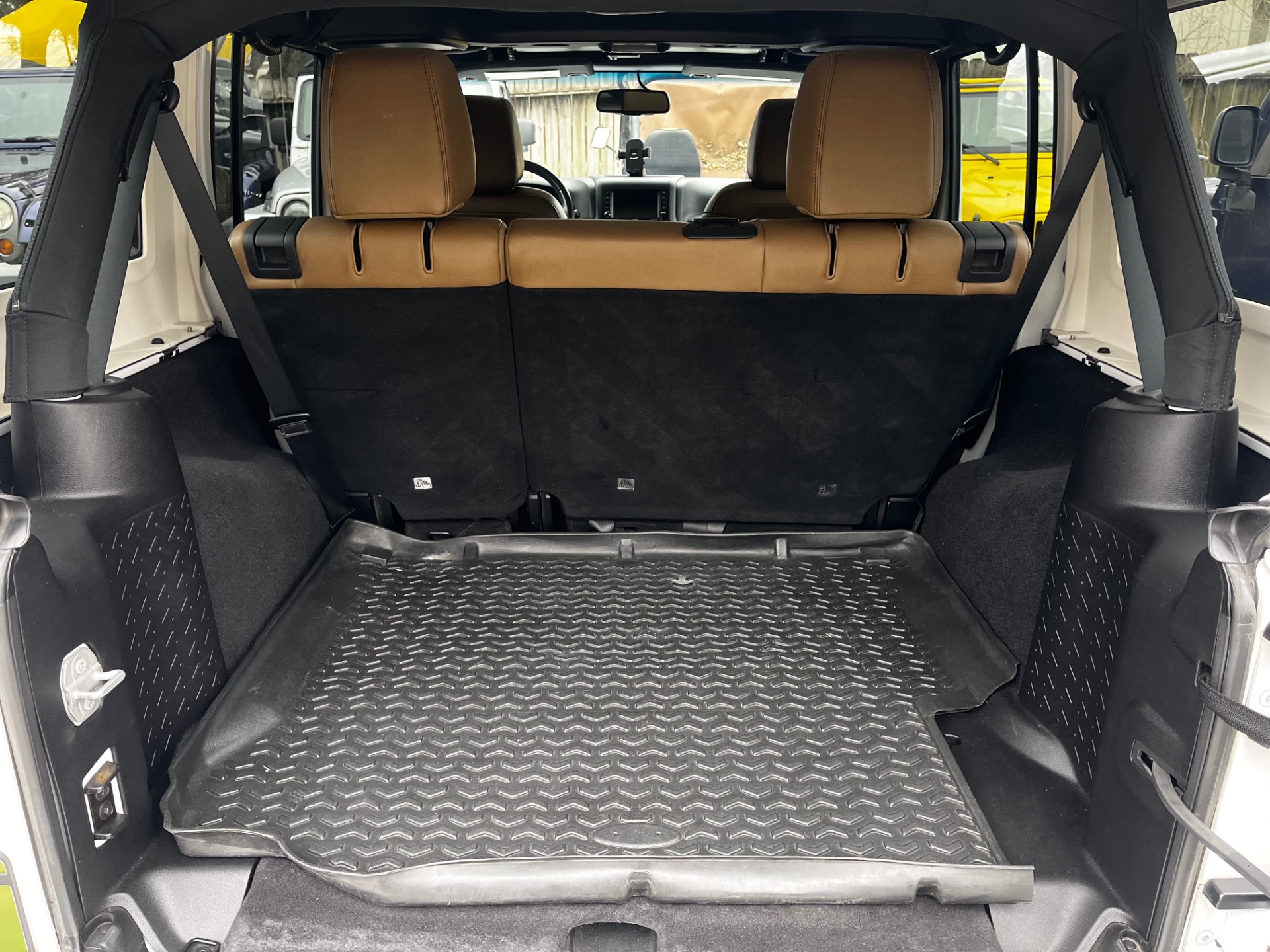 Used-2015-Jeep-Wrangler-Unlimited-Sahara