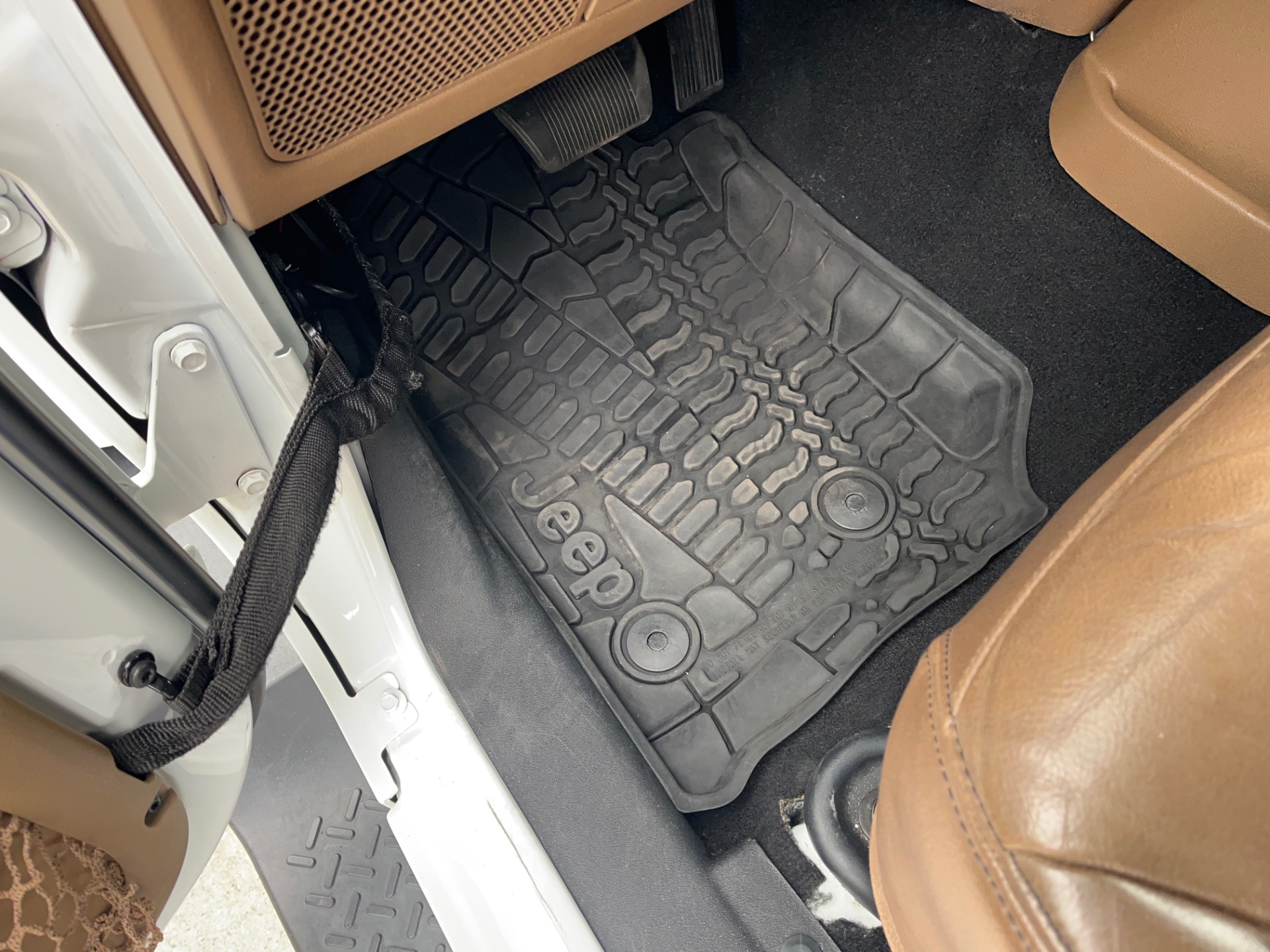 Used-2015-Jeep-Wrangler-Unlimited-Sahara