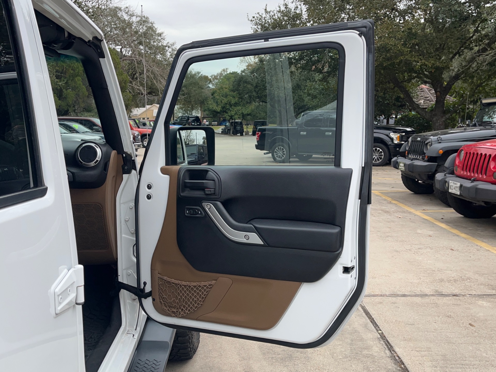 Used-2015-Jeep-Wrangler-Unlimited-Sahara