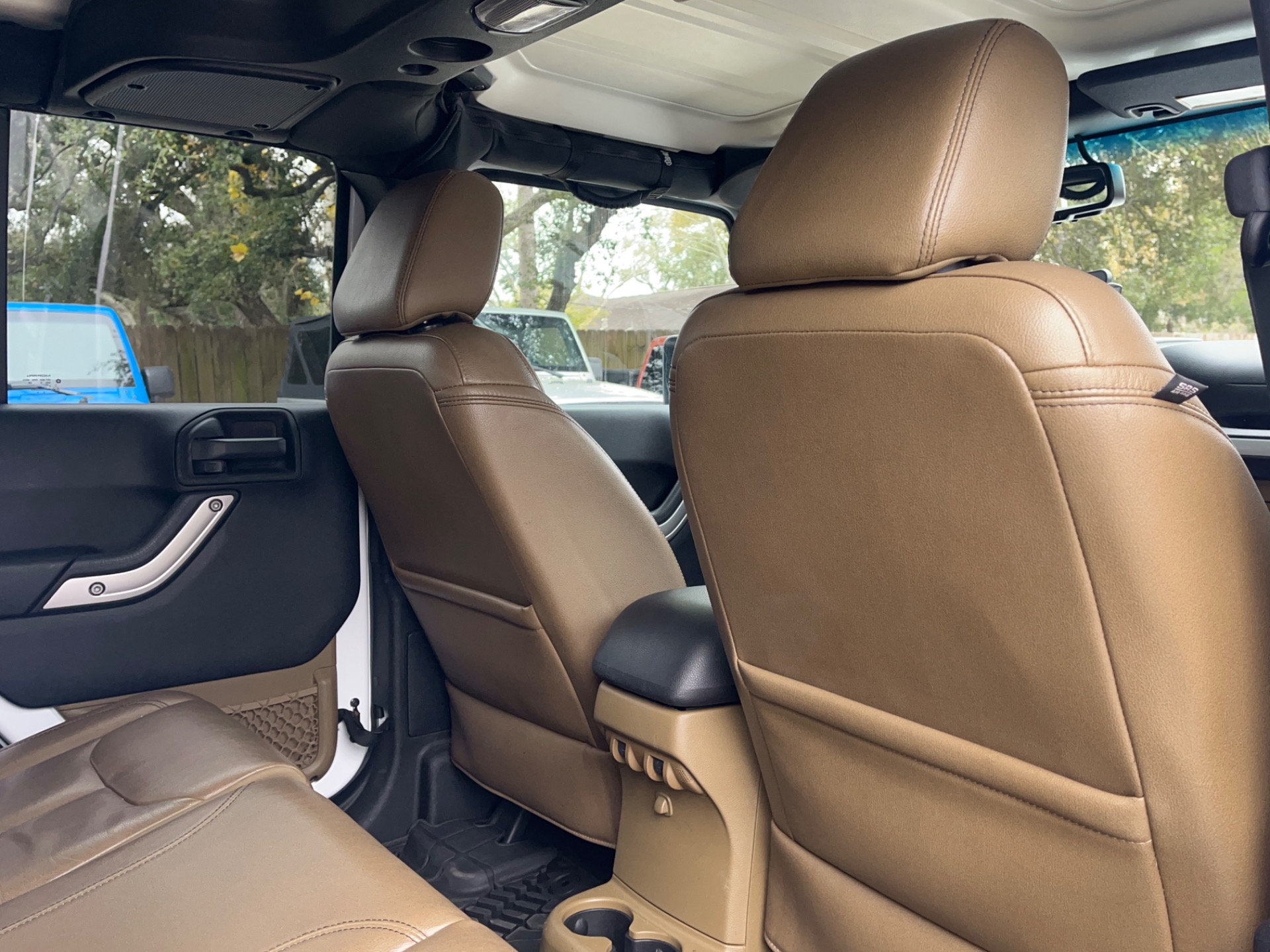 Used-2015-Jeep-Wrangler-Unlimited-Sahara