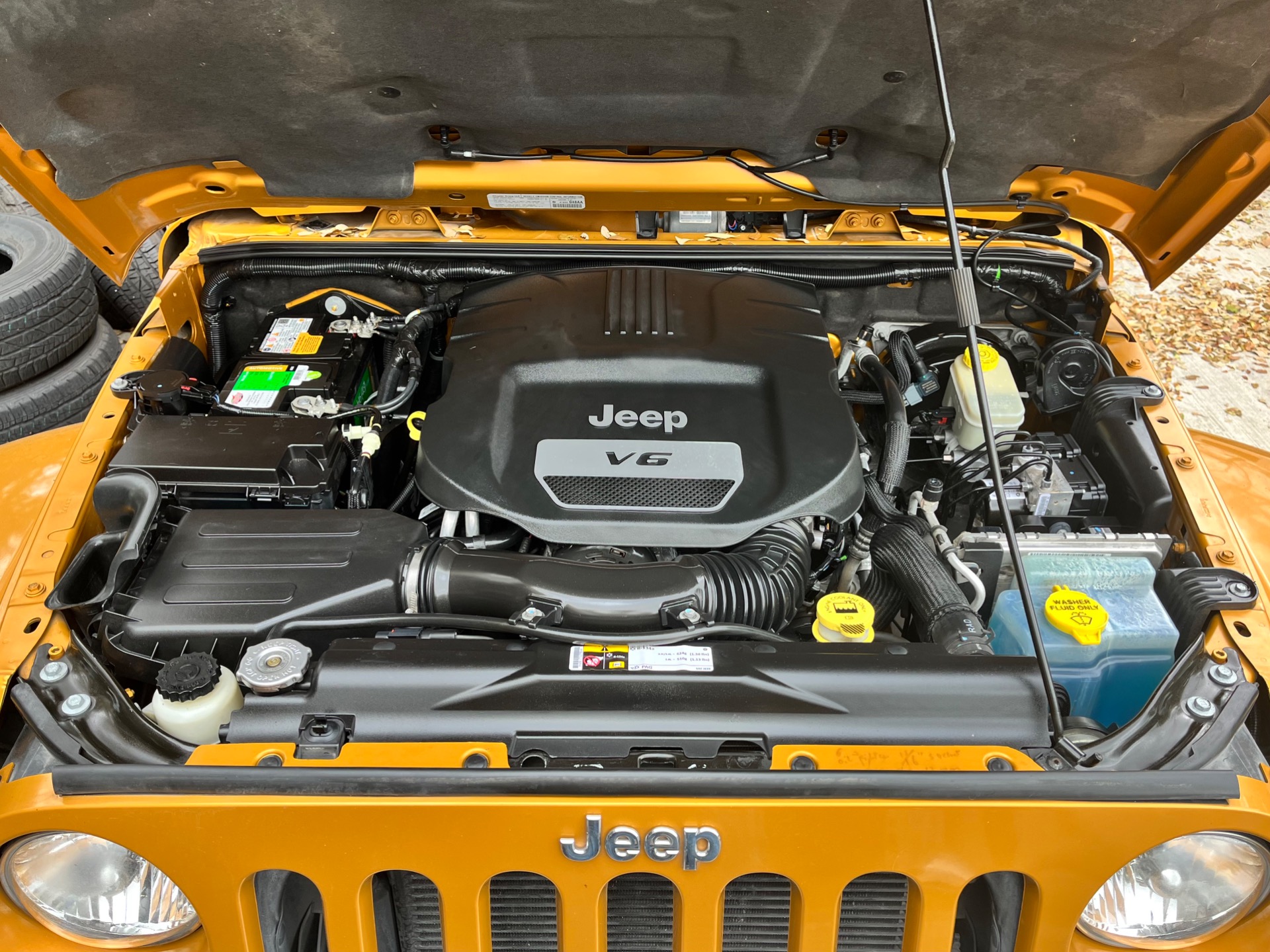 Used-2014-Jeep-Wrangler-Unlimited-Sahara