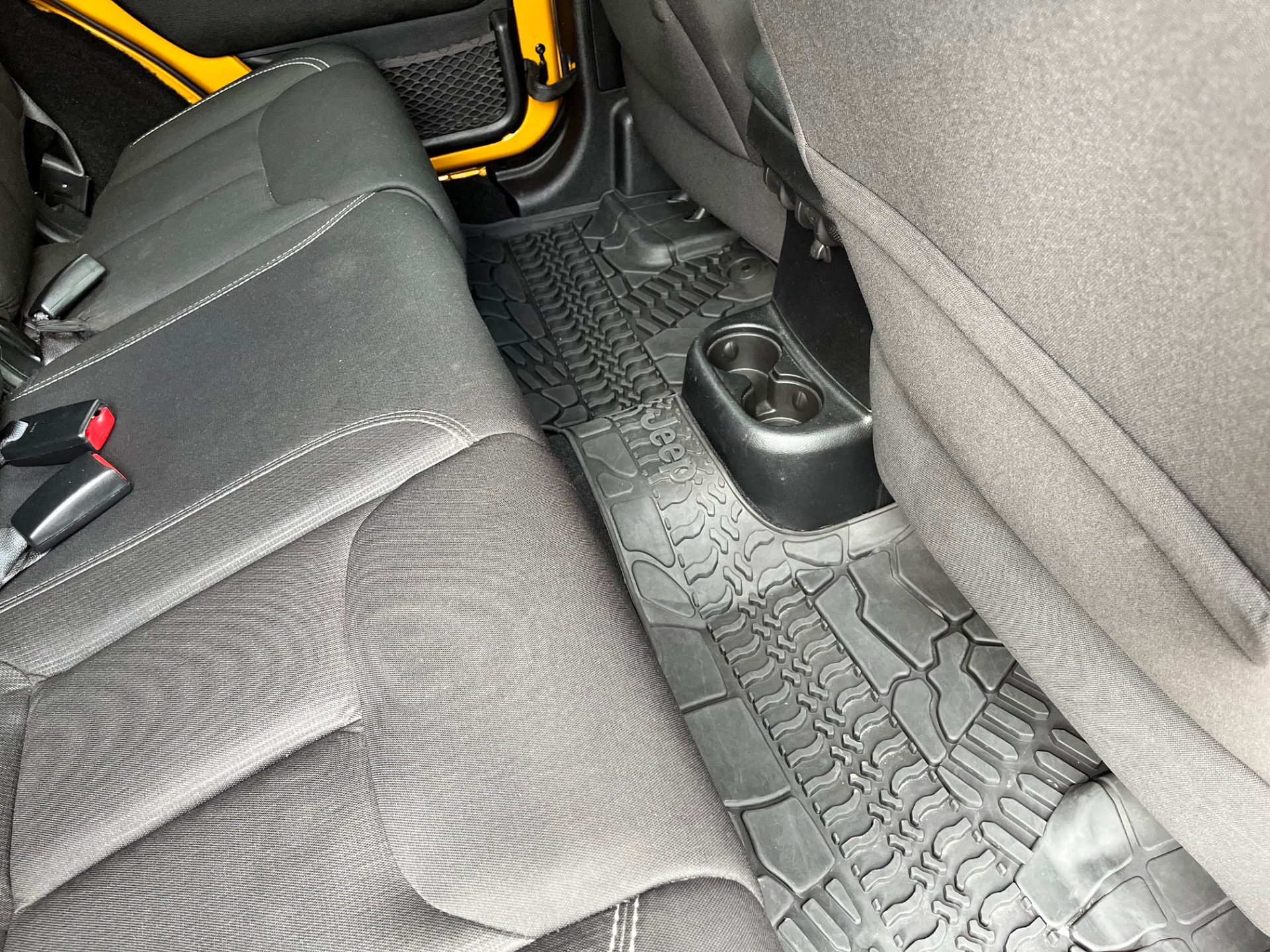 Used-2014-Jeep-Wrangler-Unlimited-Sahara