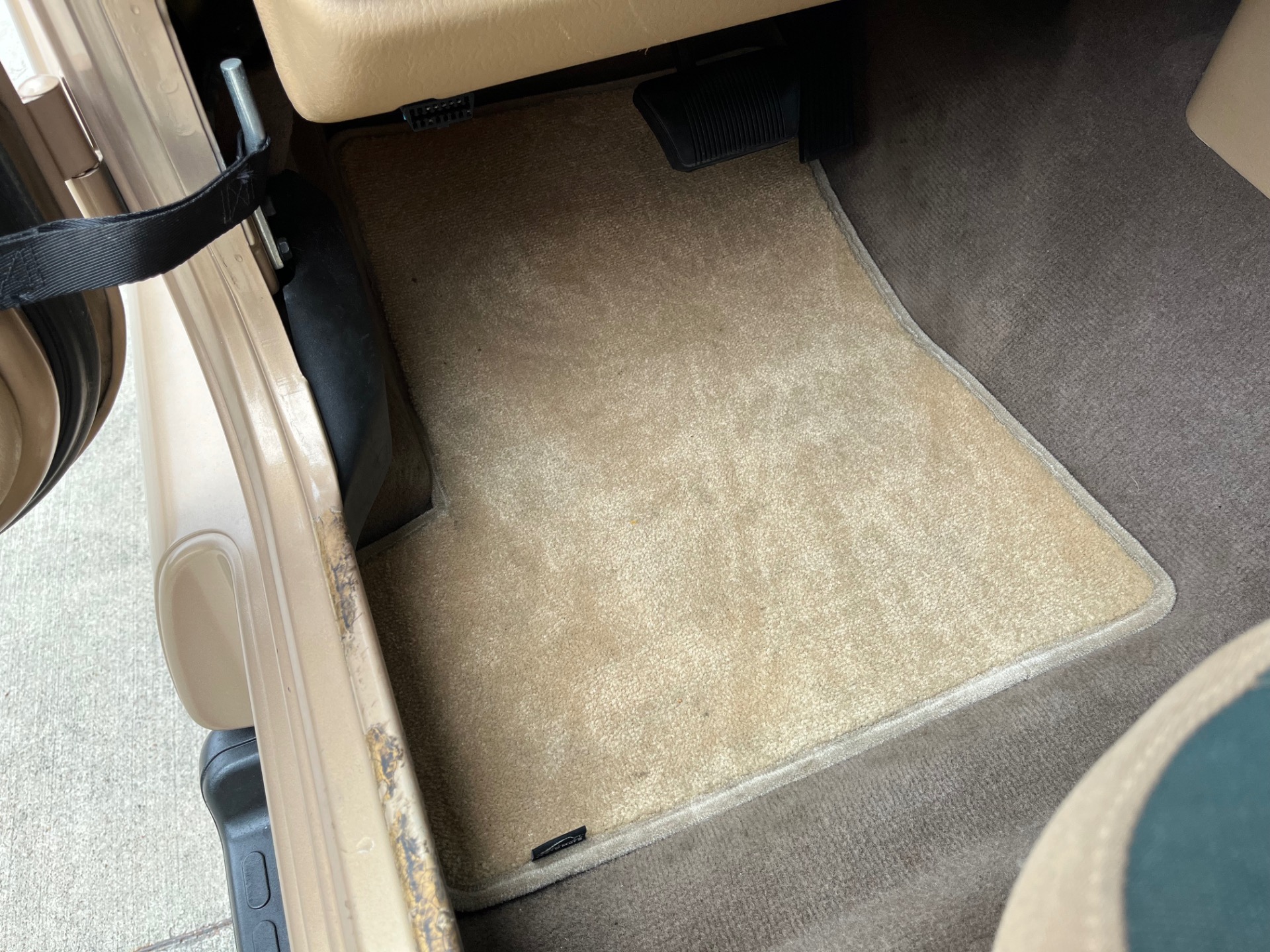 Used-2000-Jeep-Wrangler-Sahara