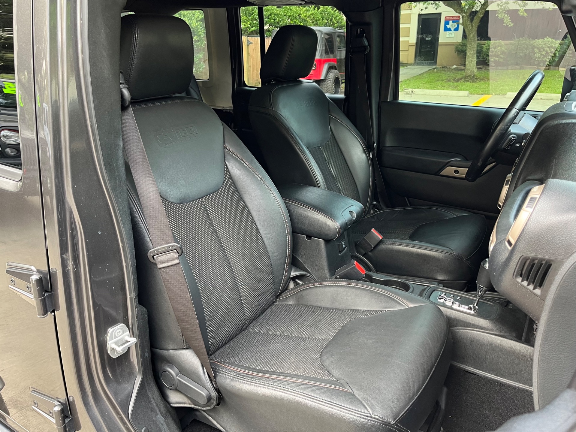 Used-2016-Jeep-Wrangler-Unlimited-Sahara-75th-Anniversary