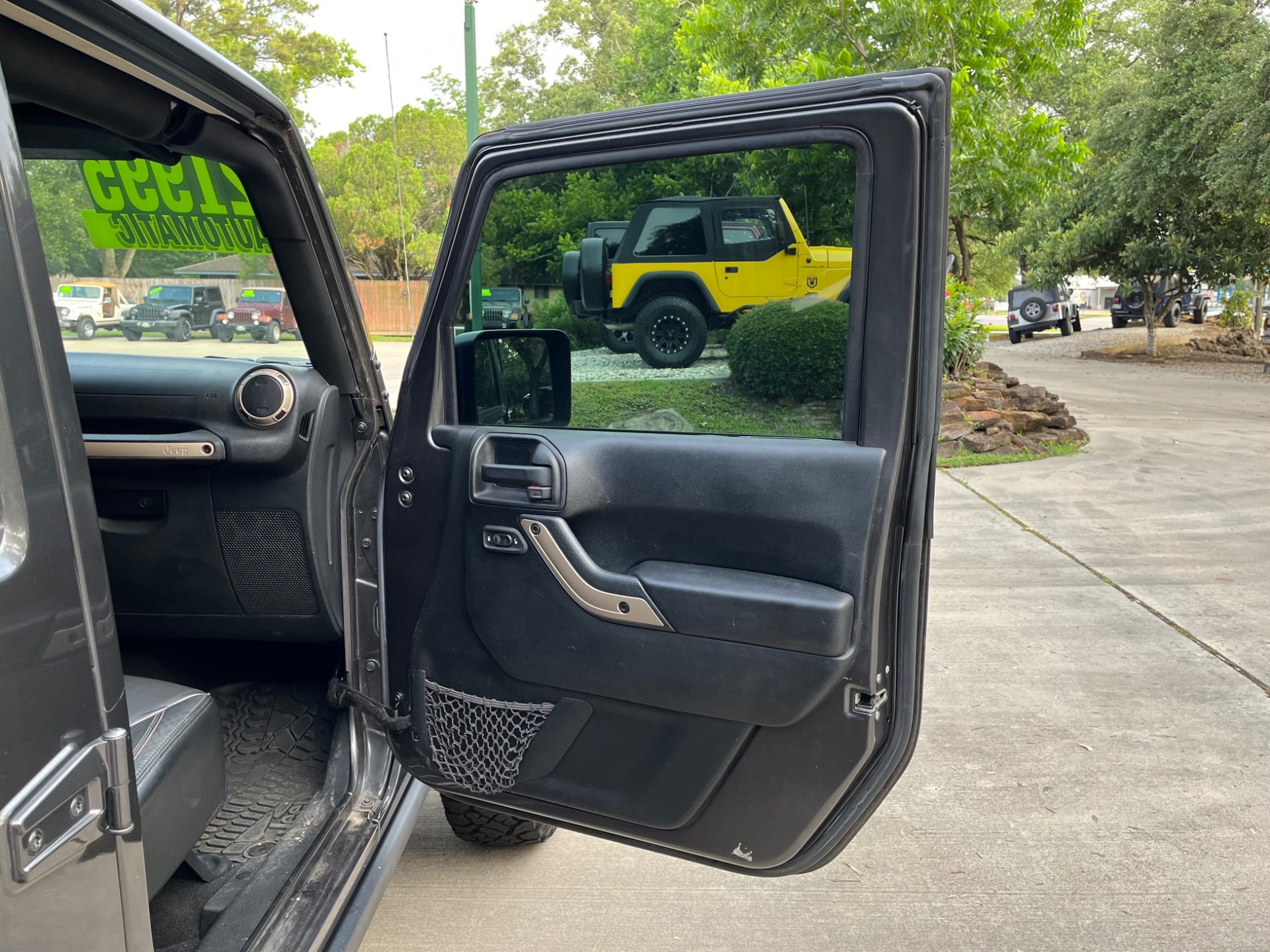 Used-2016-Jeep-Wrangler-Unlimited-Sahara-75th-Anniversary